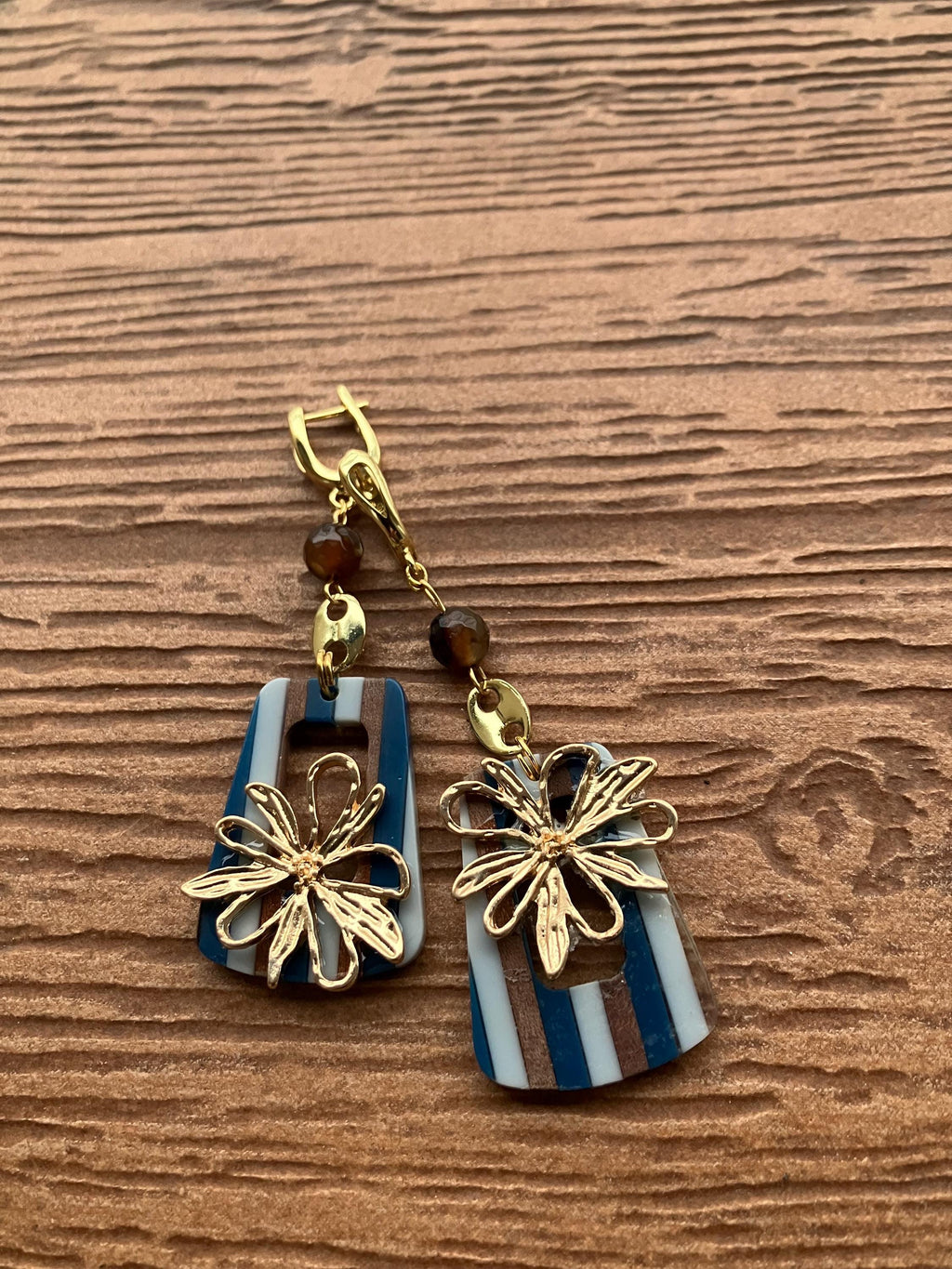 boucles pendantes artistiques en résine et bois, plaqué or, semi précieuse et zamac