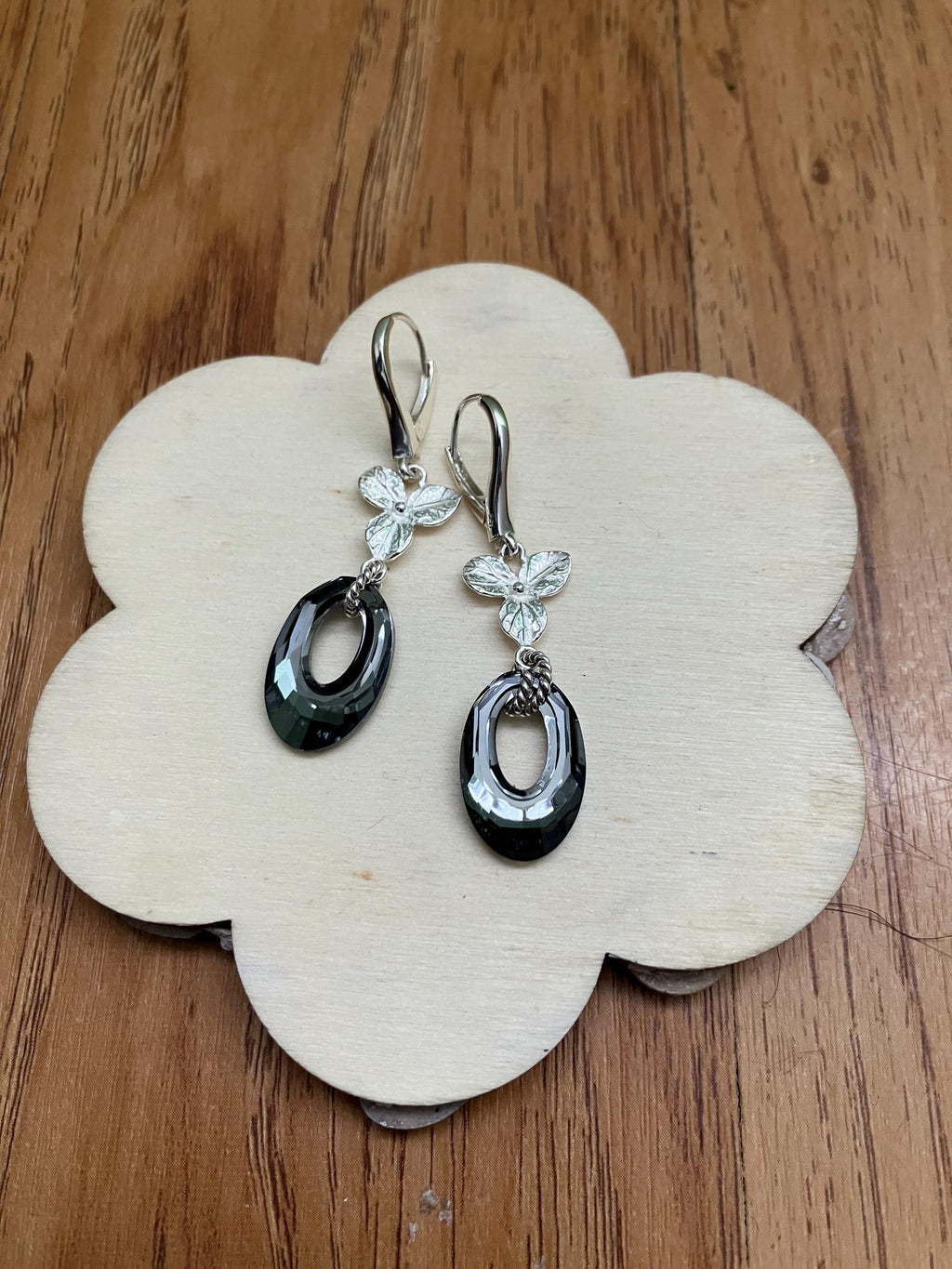 Boucles, boucles d oreilles cristal Swarovski, boucles argent 925, boucles fleur, boucles grises, boucles argent