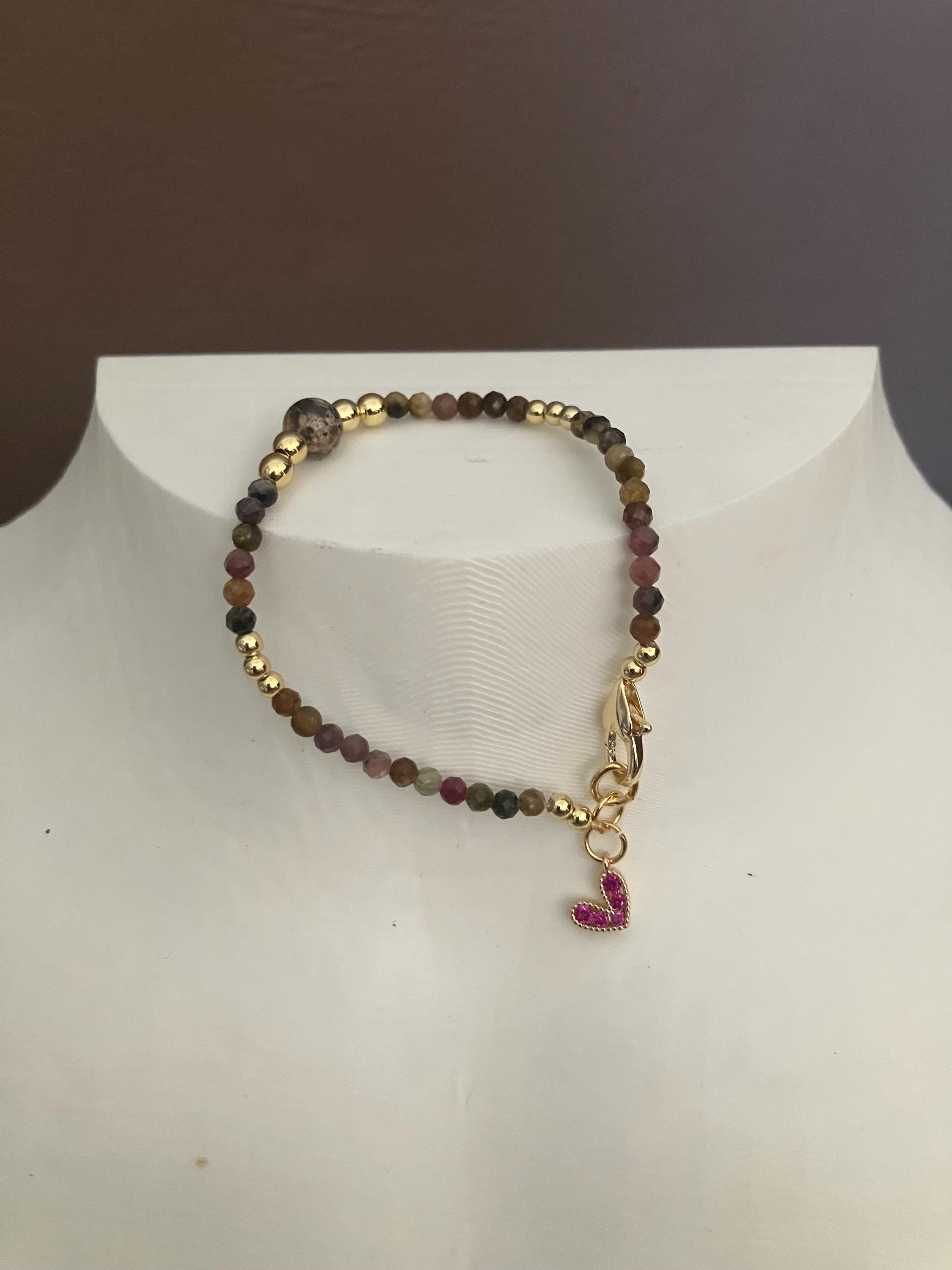 bracelet petit poignet en perles semi précieuse tourmaline et plaqué or 18k 3/5 microns