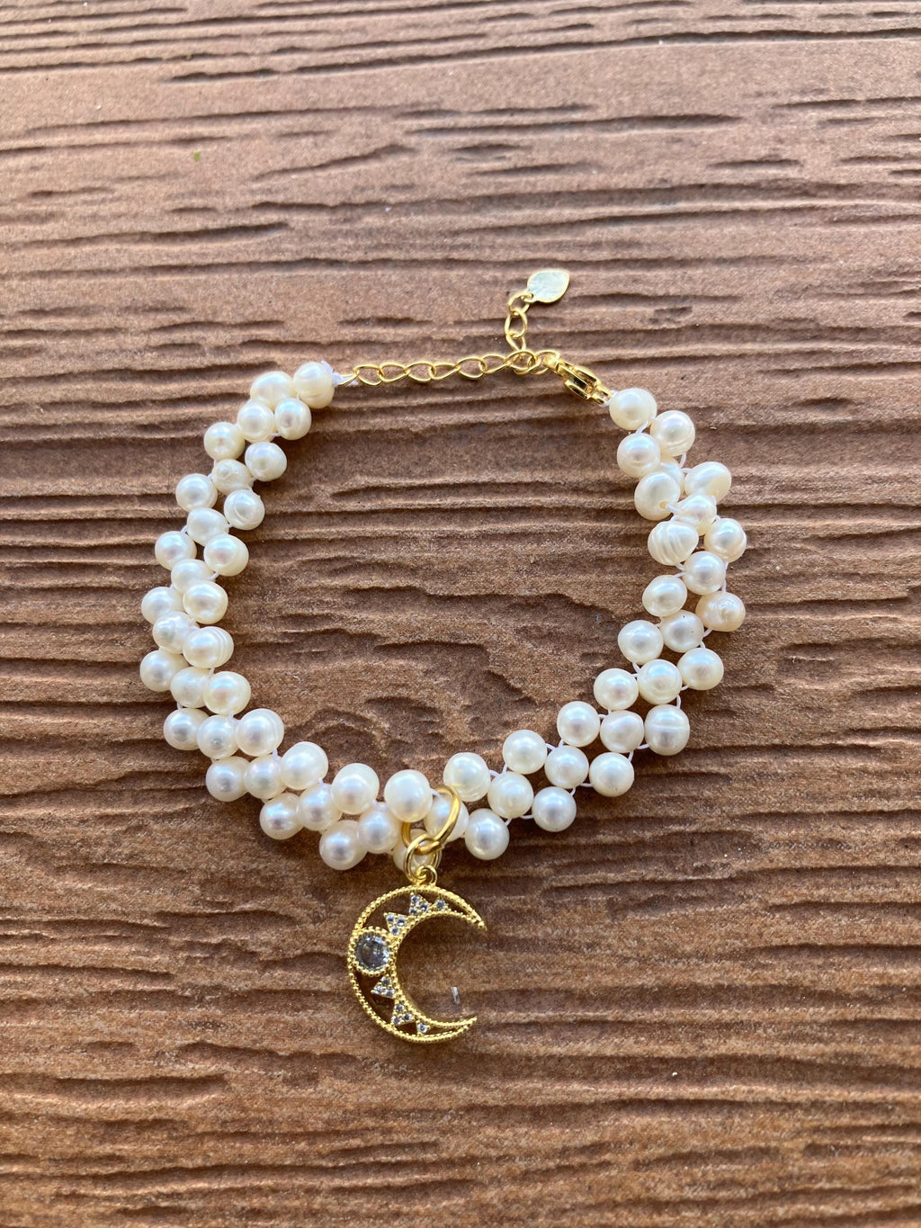 bracelet chic multi rangs perles naturelles d eau avec Charm lune plaqué or et strass