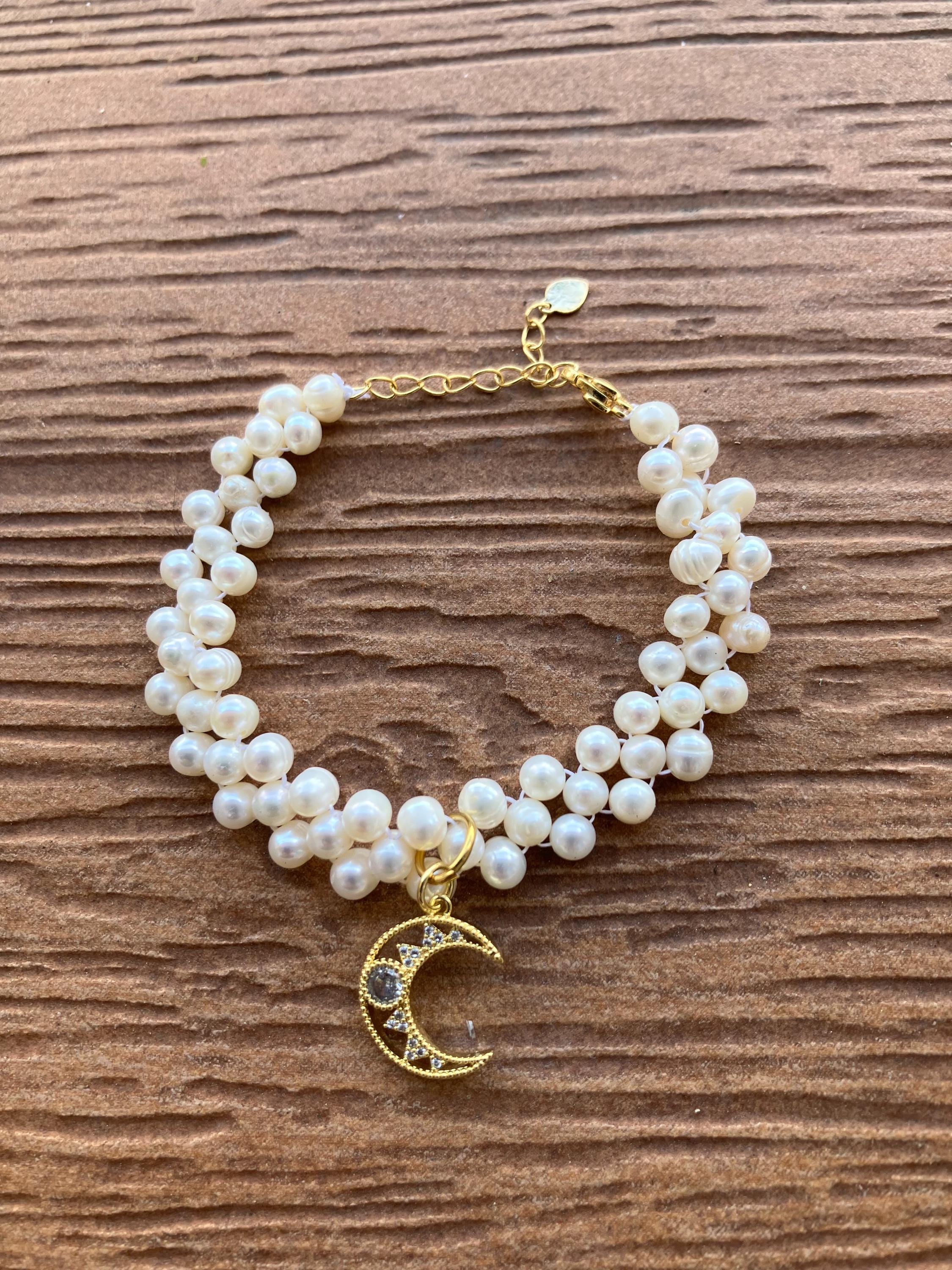 bracelet chic multi rangs perles naturelles d eau avec Charm lune plaqué or et strass