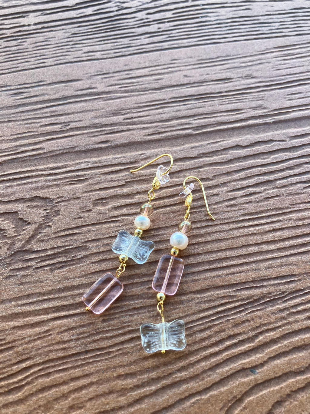 boucles dépareillées papillon vintage rétro chic avec perles de culture