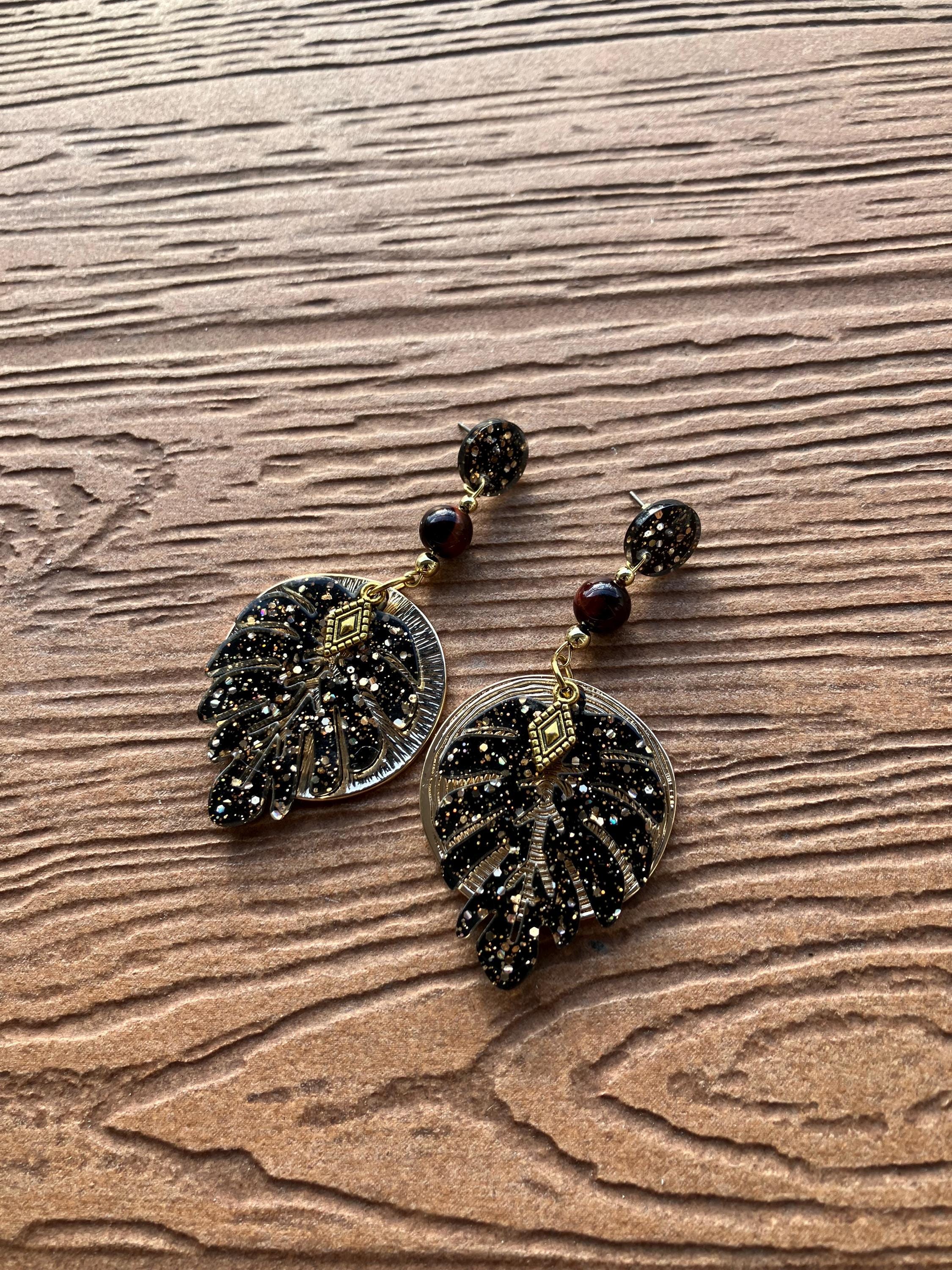 boucles ethniques chic en acétate, laiton massif, métal doré, plaqué or et semi précieuse œil de tigre