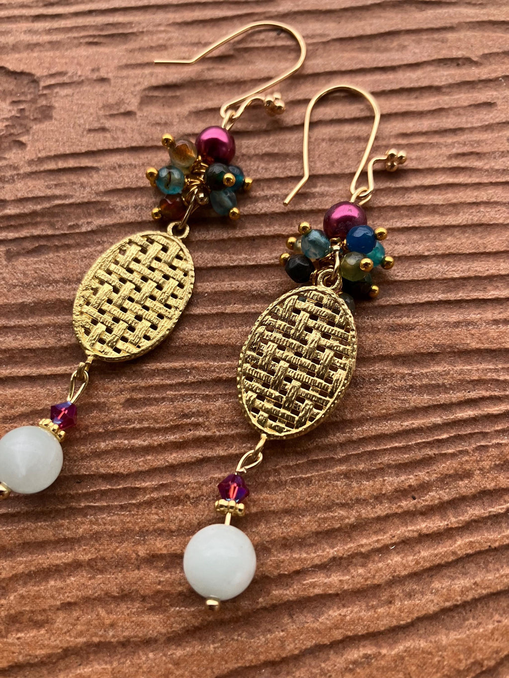 Longues boucles d oreille ethniques chic en laiton artisan strié et perles semi précieuse en amazonite, agate bleu marron et violet