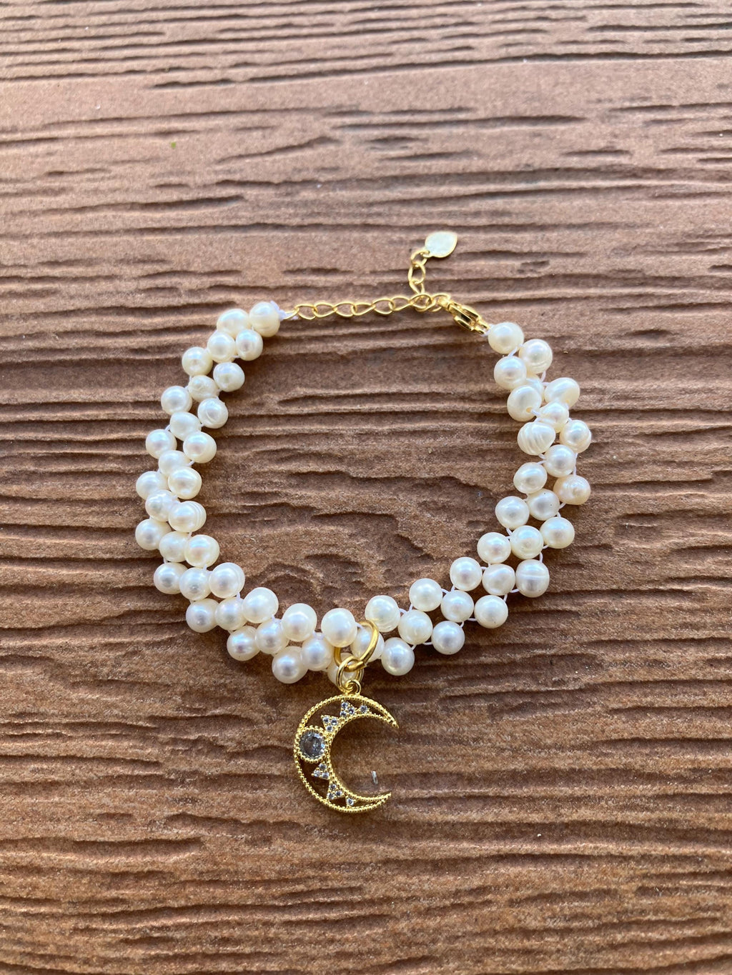 bracelet chic multi rangs perles naturelles d eau avec Charm lune plaqué or et strass