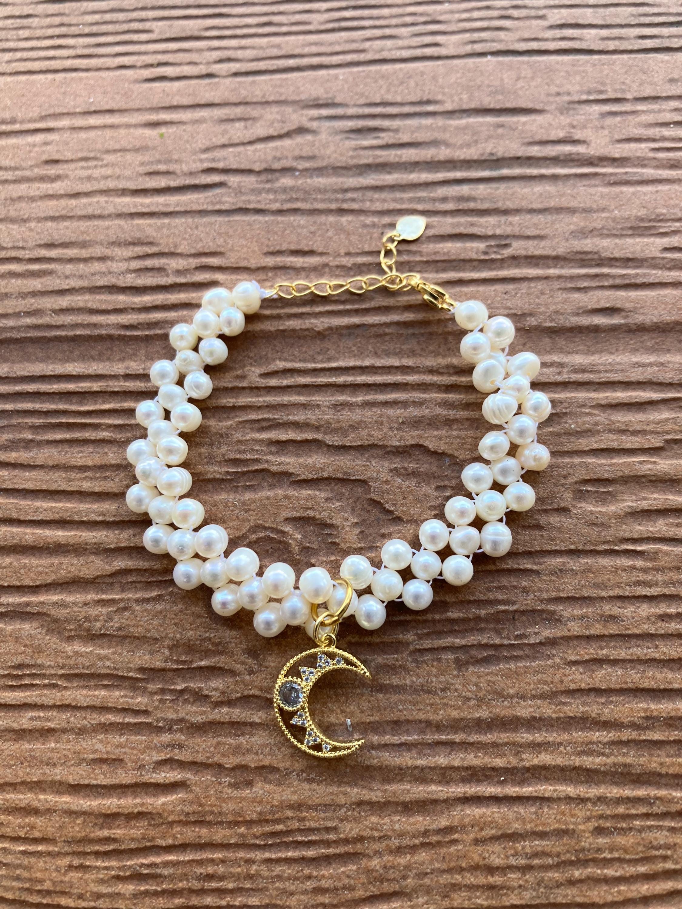 bracelet chic multi rangs perles naturelles d eau avec Charm lune plaqué or et strass