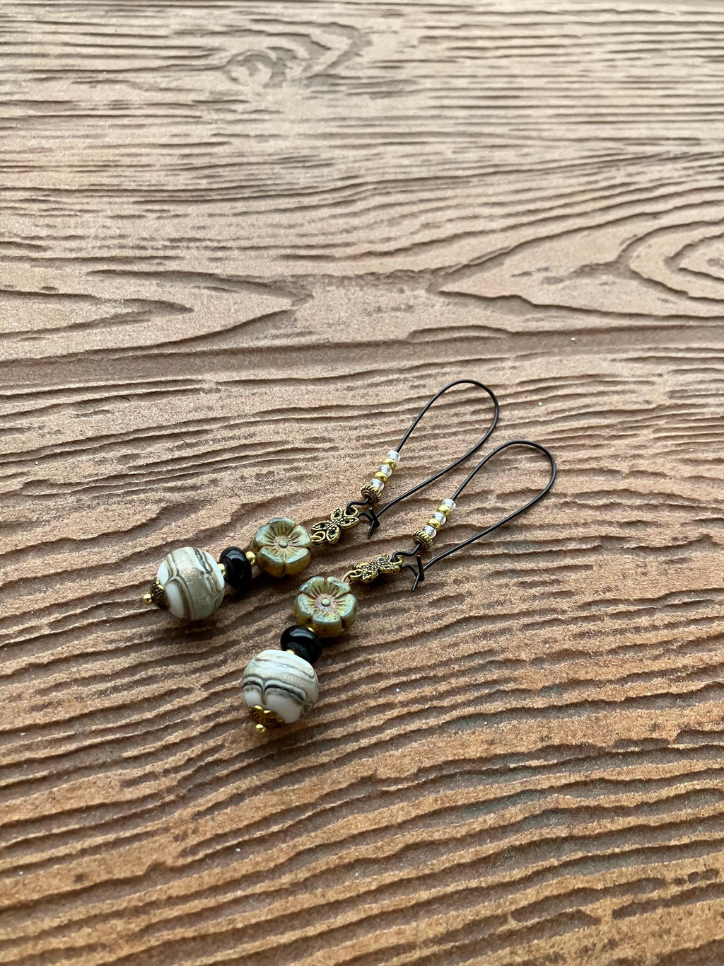 Boucles, longues boucles romantiques, verre filé d art, verre tchèque, cuivre oxydé