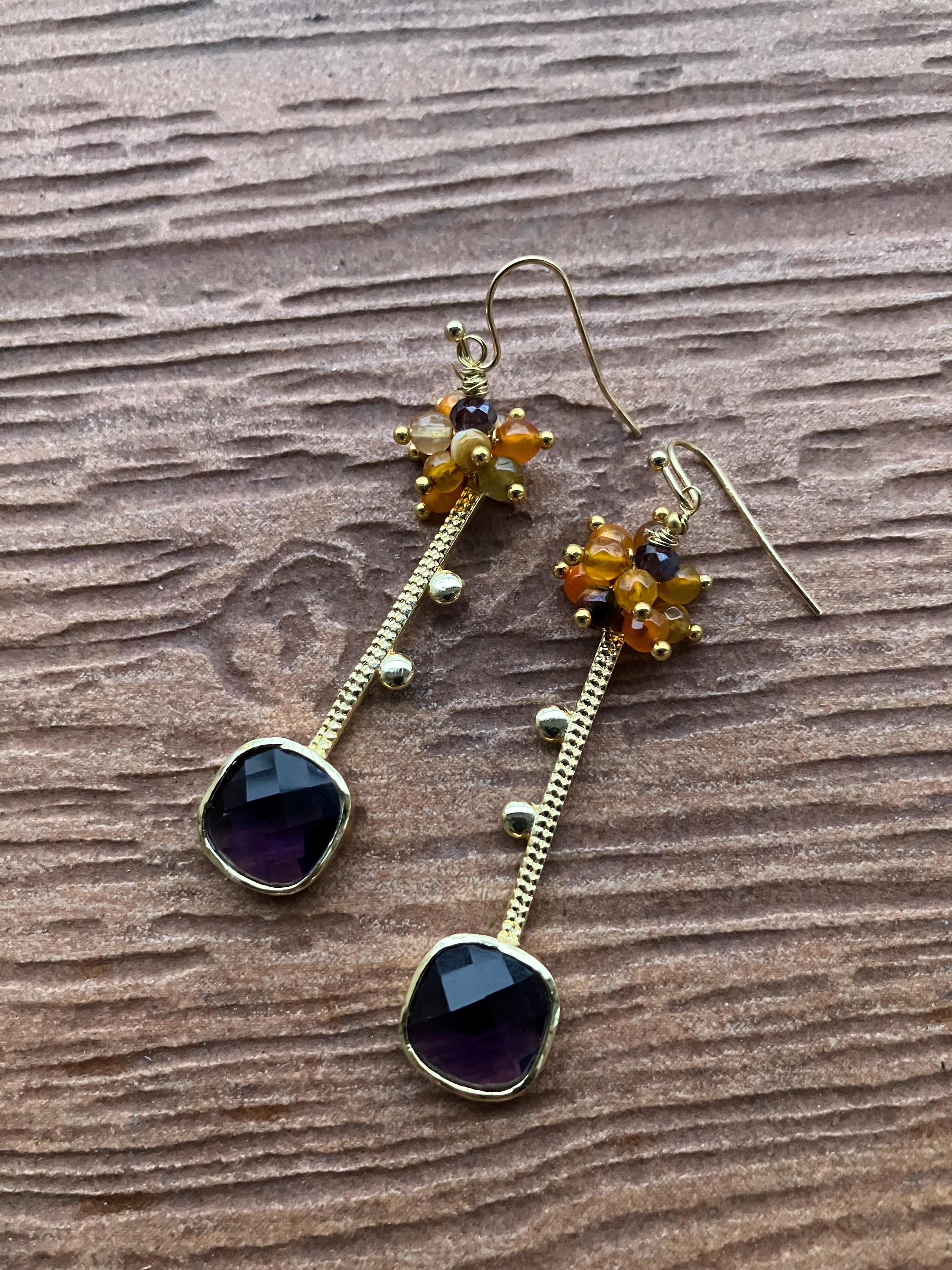 boucles modernes romantiques artistiques en plaqué or, semi précieuse améthyste et agate orange