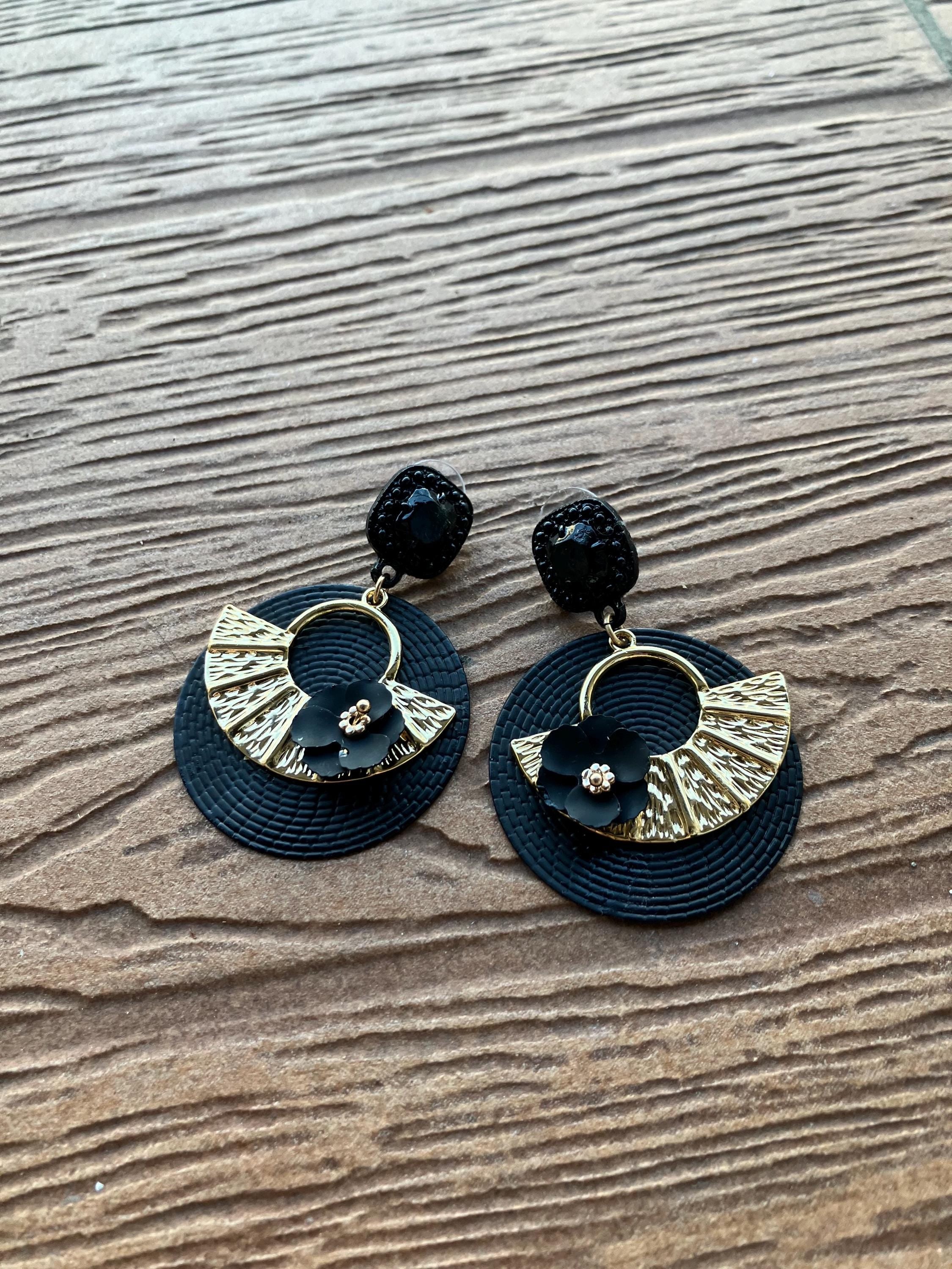 Boucles japonaises, boucles tendance, boucles noires et or, boucles originales