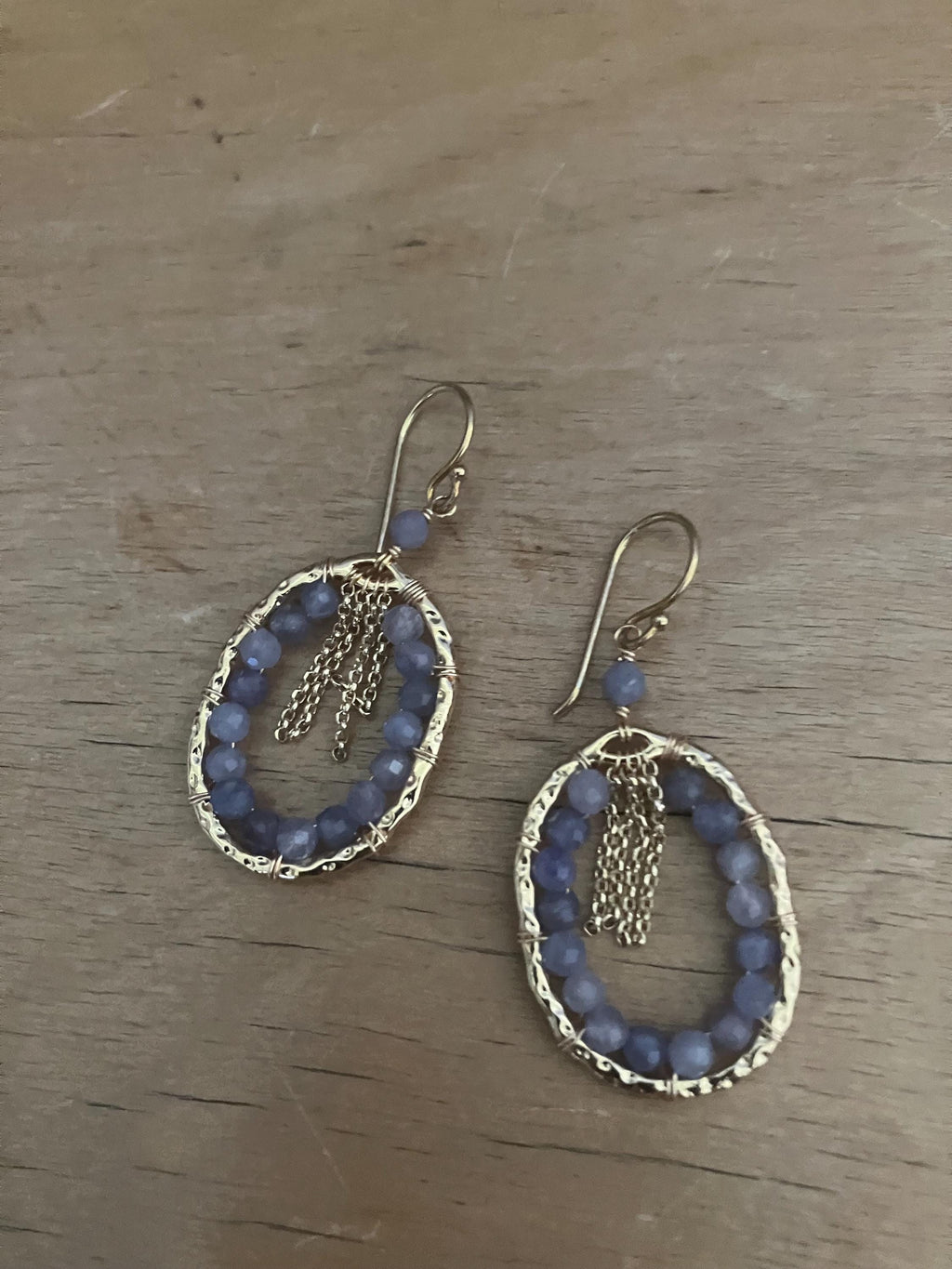 Boucles, boucles semi précieuse, plaqué or, amétrine, boucles chic, boucles gemme, boucles violette, boucles or