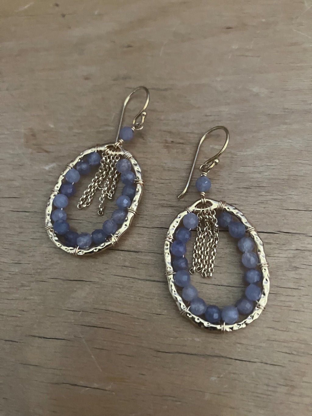 Boucles, boucles semi précieuse, plaqué or, amétrine, boucles chic, boucles gemme, boucles violette, boucles or