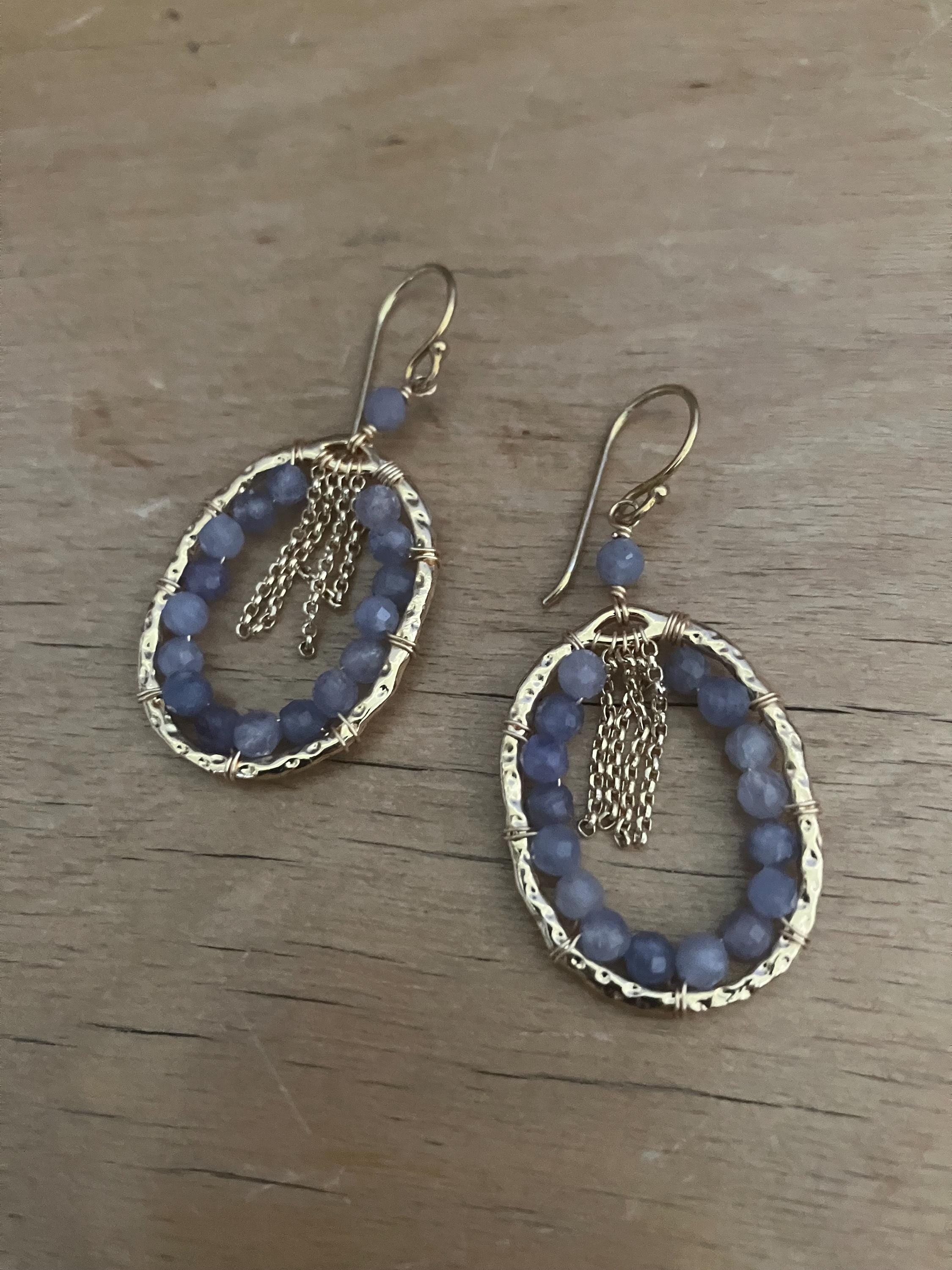 Boucles, boucles semi précieuse, plaqué or, amétrine, boucles chic, boucles gemme, boucles violette, boucles or