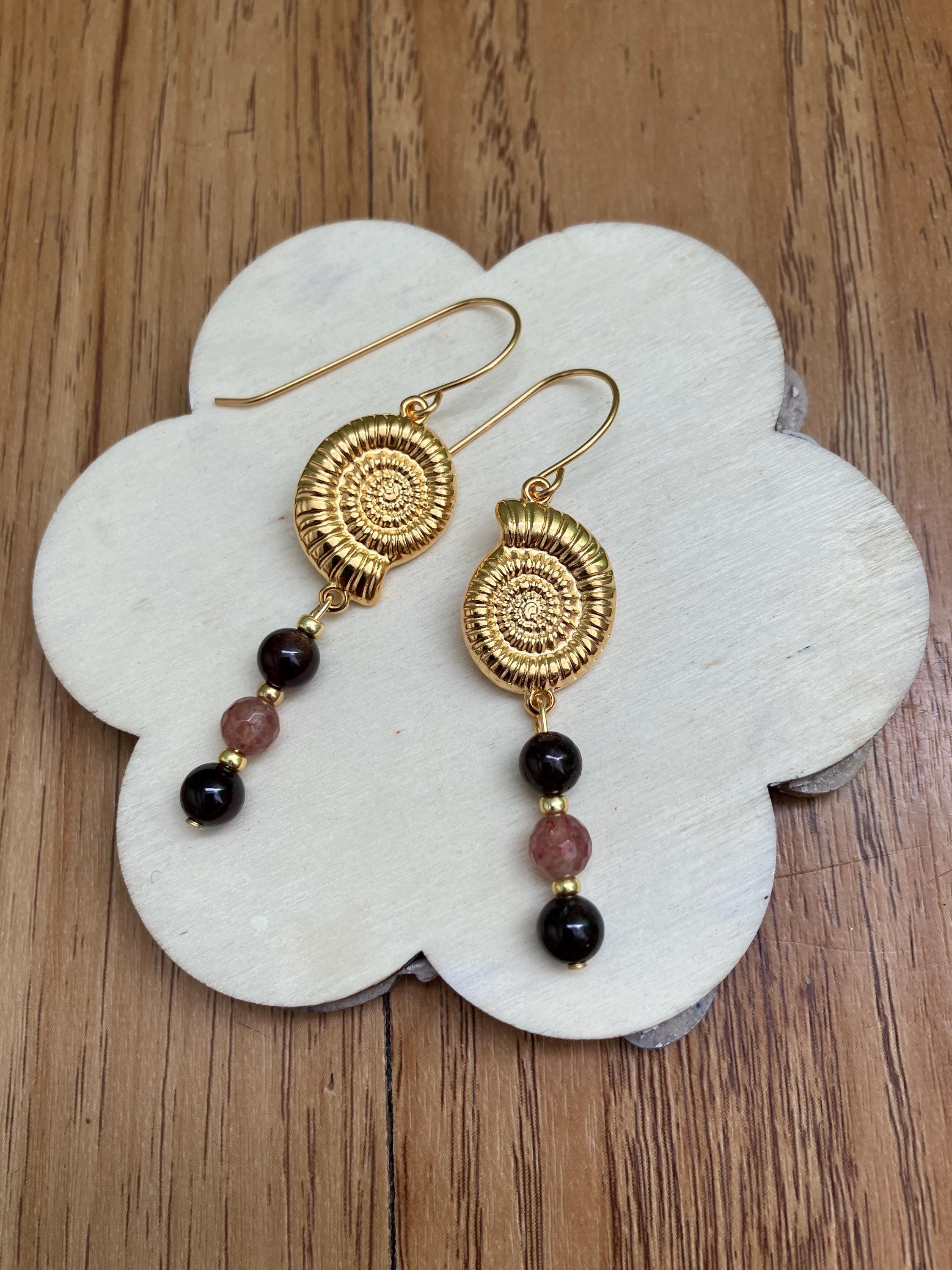 Boucles, boucles modernes,  laiton doré à l or fin 24k, semi précieuse, Grenat, Quartz fraise