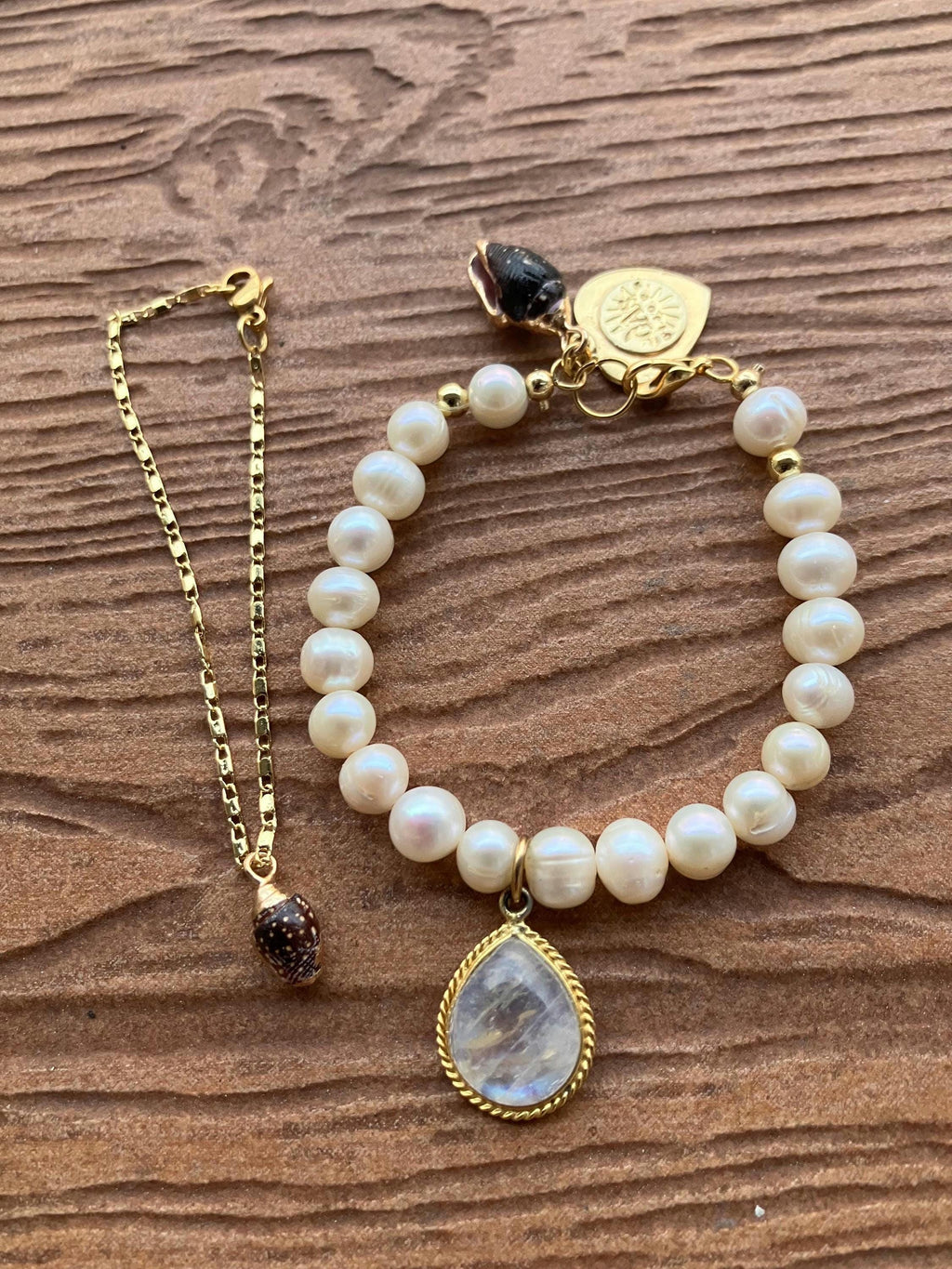 ensemble bracelets chic perles naturelles d eau douce, plaqué or, pierre de lune et coquillage