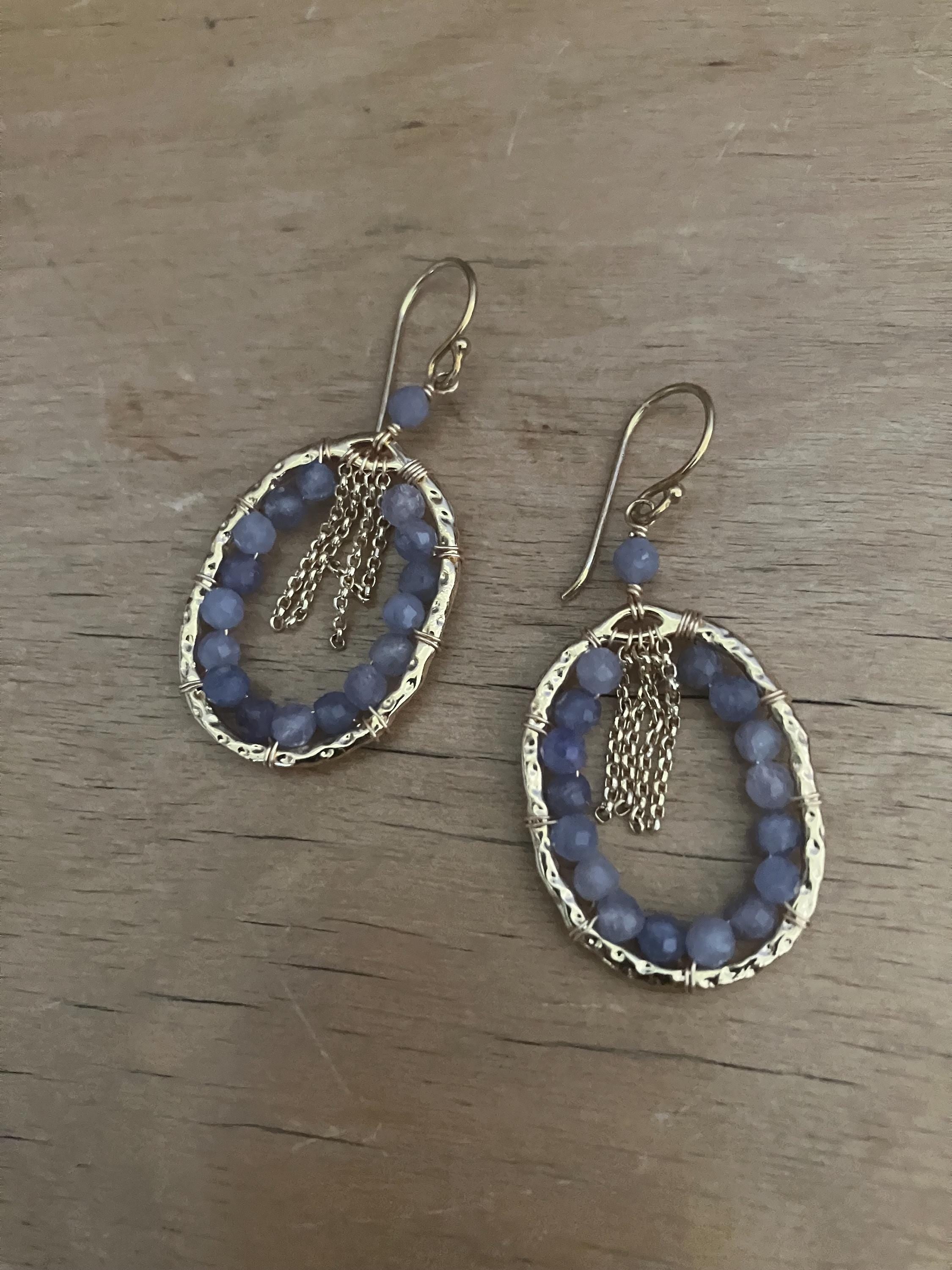 Boucles, boucles semi précieuse, plaqué or, amétrine, boucles chic, boucles gemme, boucles violette, boucles or