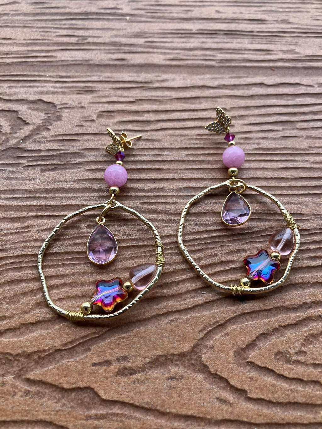 boucles artistiques papillons or et rose originales anneaux martelés