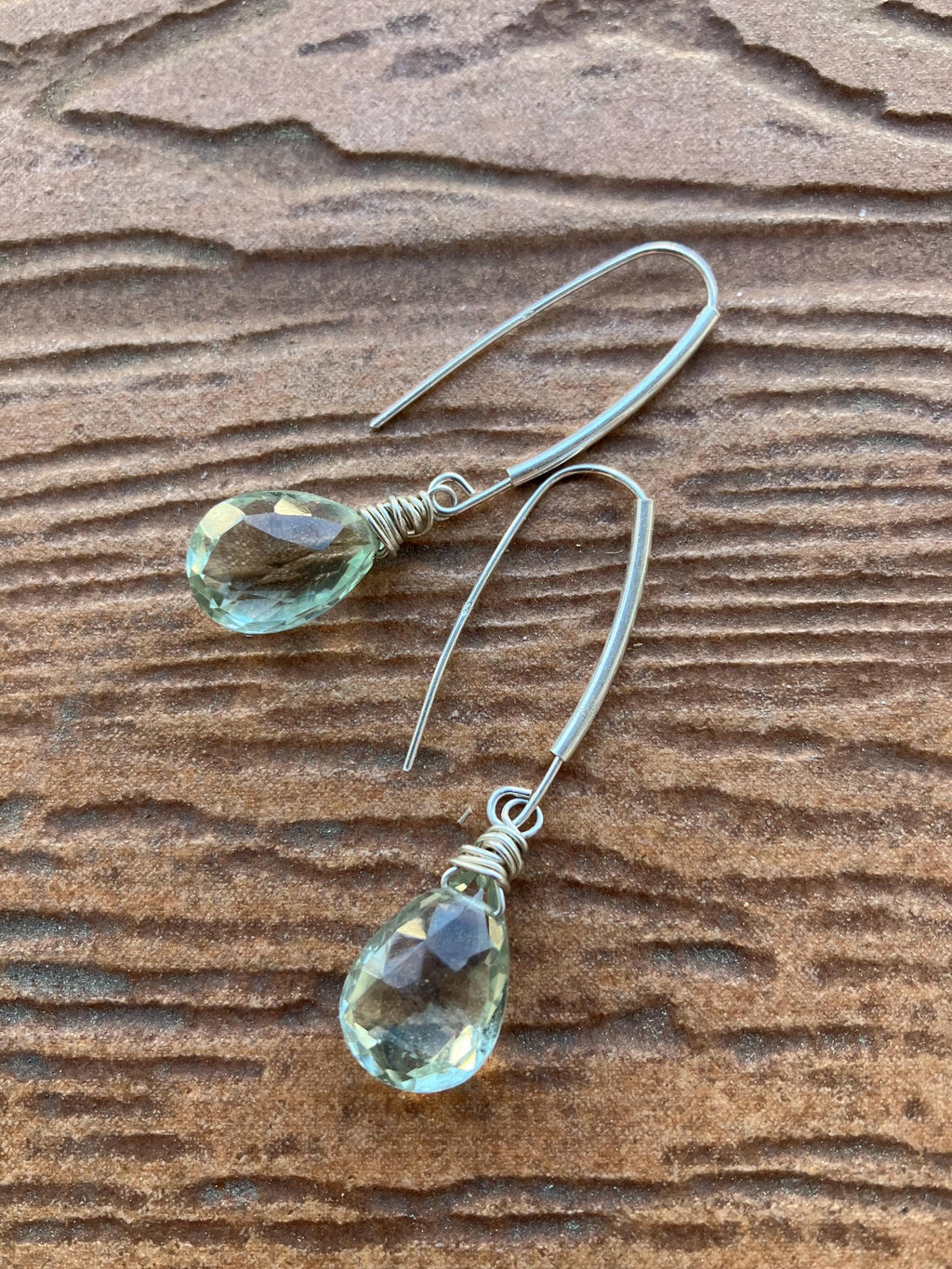 boucles d oreille en argent 925 et semi précieuse goutte améthyste vert pale