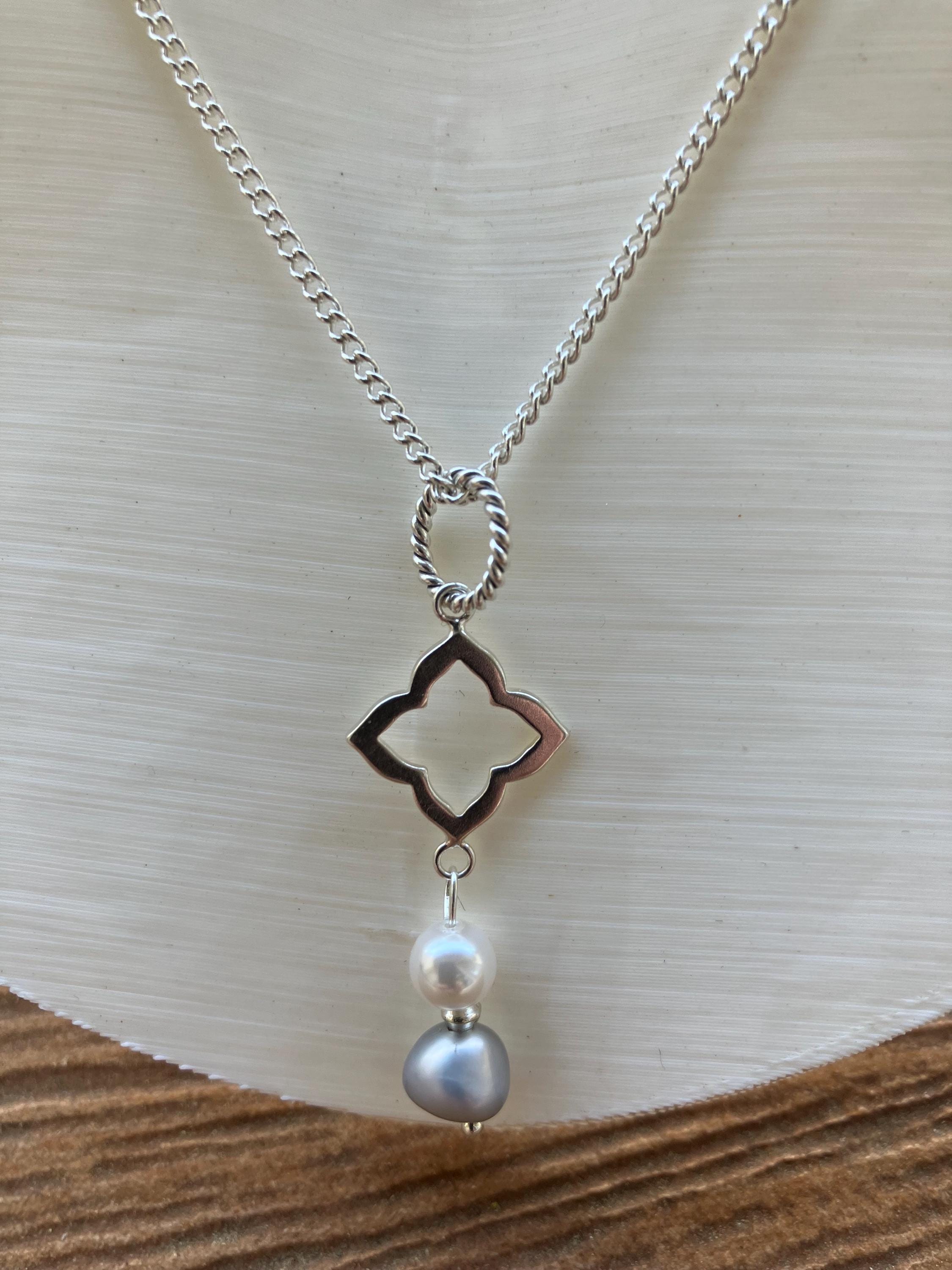 Collier argent, boucle en argent 925, perles d eau douce grise, chic minimaliste, classique