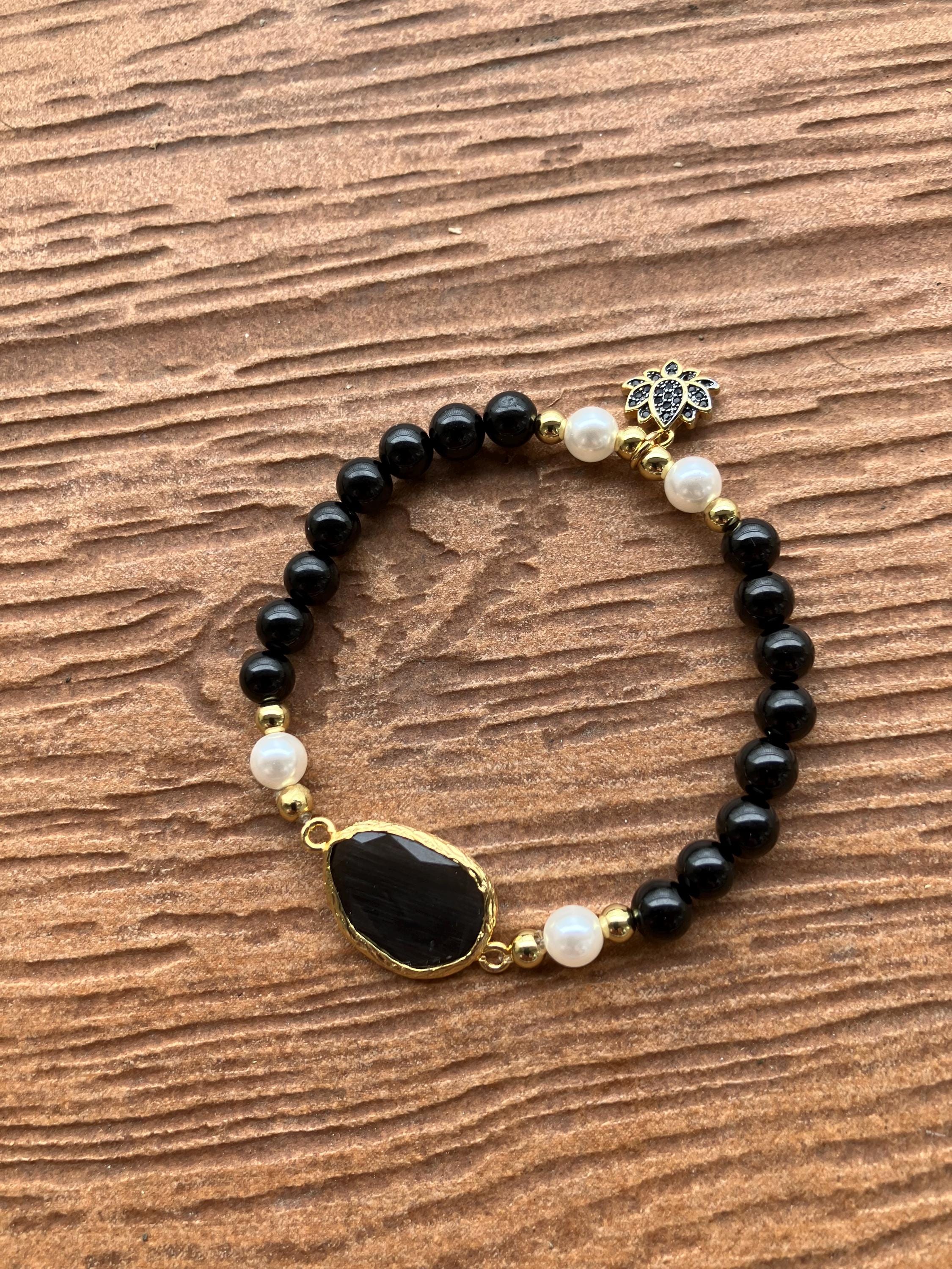 bracelet chic minimaliste semi précieuse spinelle, plaqué or, nacre Swarovski