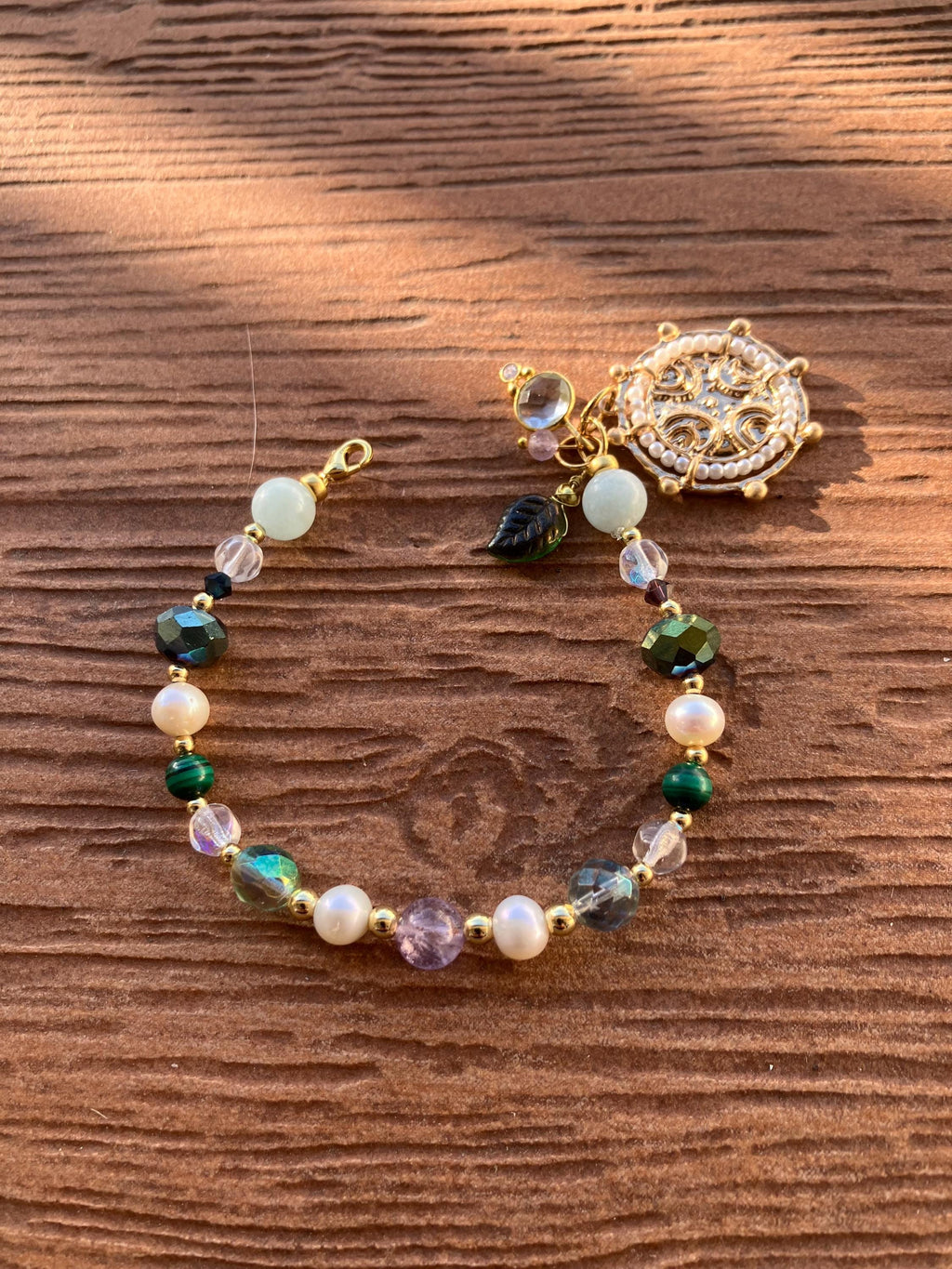 bracelet bohème chic en pierres semi précieuse Angelite, ametrine, malachite, perles naturelles d eau douce, cristal Swarovski, et quartz