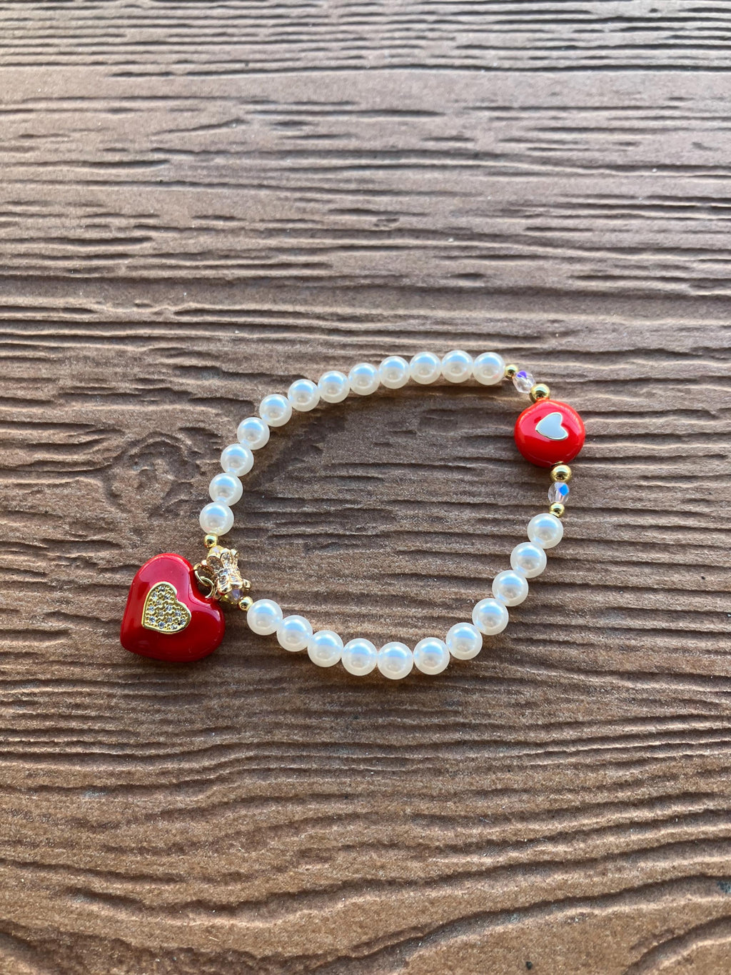 bracelet amour en perles de nacre Swarovski, aurifie et céramique émaillée