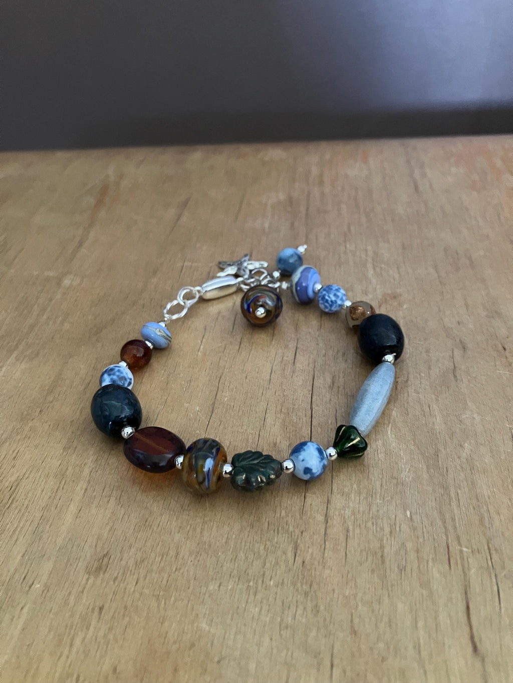 Bracelet, bracelet été, bleu, orange, semi precieuse, agate feu, agate tibétaine, verre filé d art