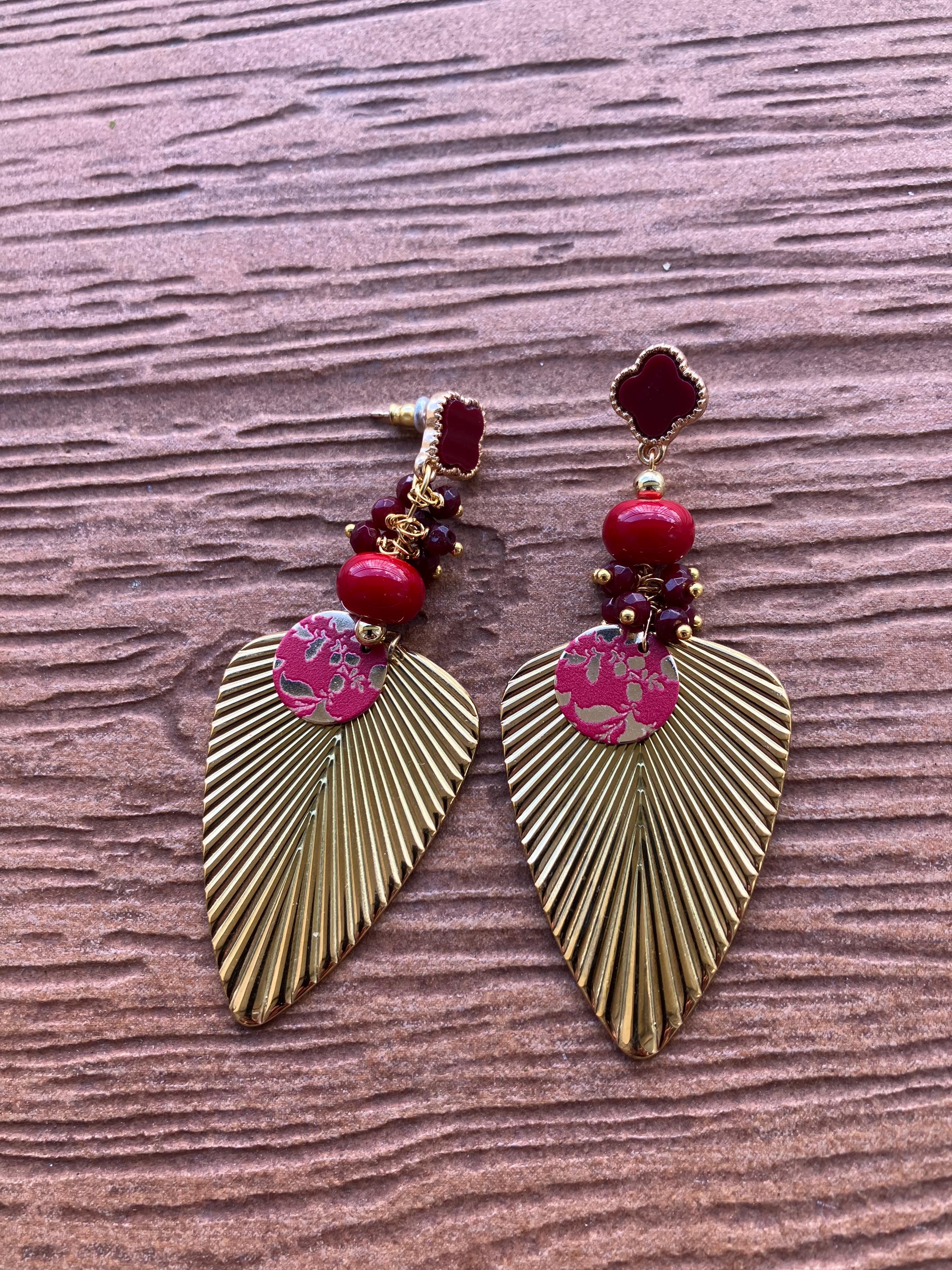 boucles dépareillées ethniques chic rouge et or