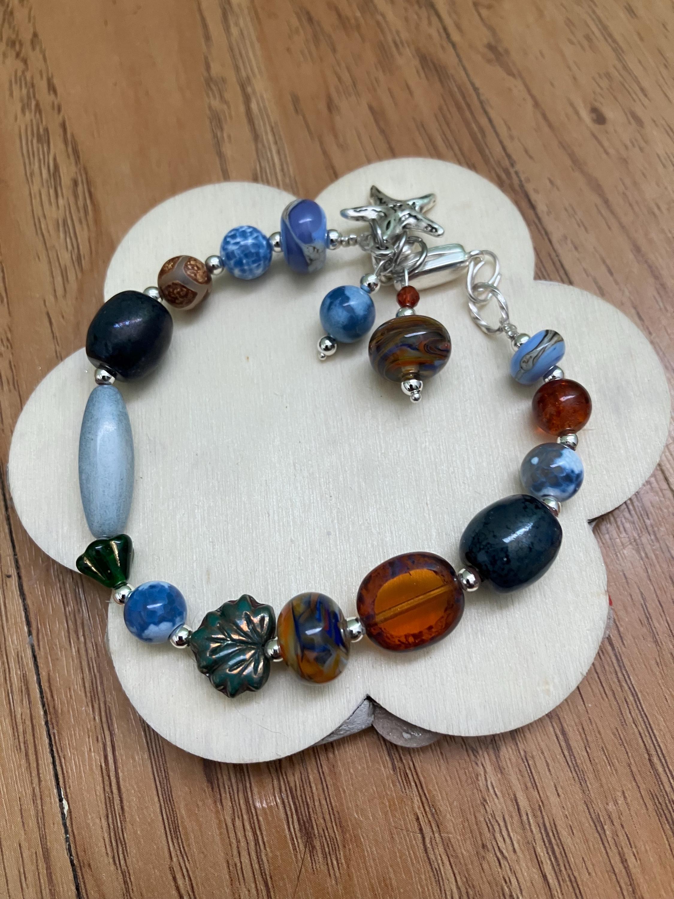 Bracelet, bracelet été, bleu, orange, semi precieuse, agate feu, agate tibétaine, verre filé d art