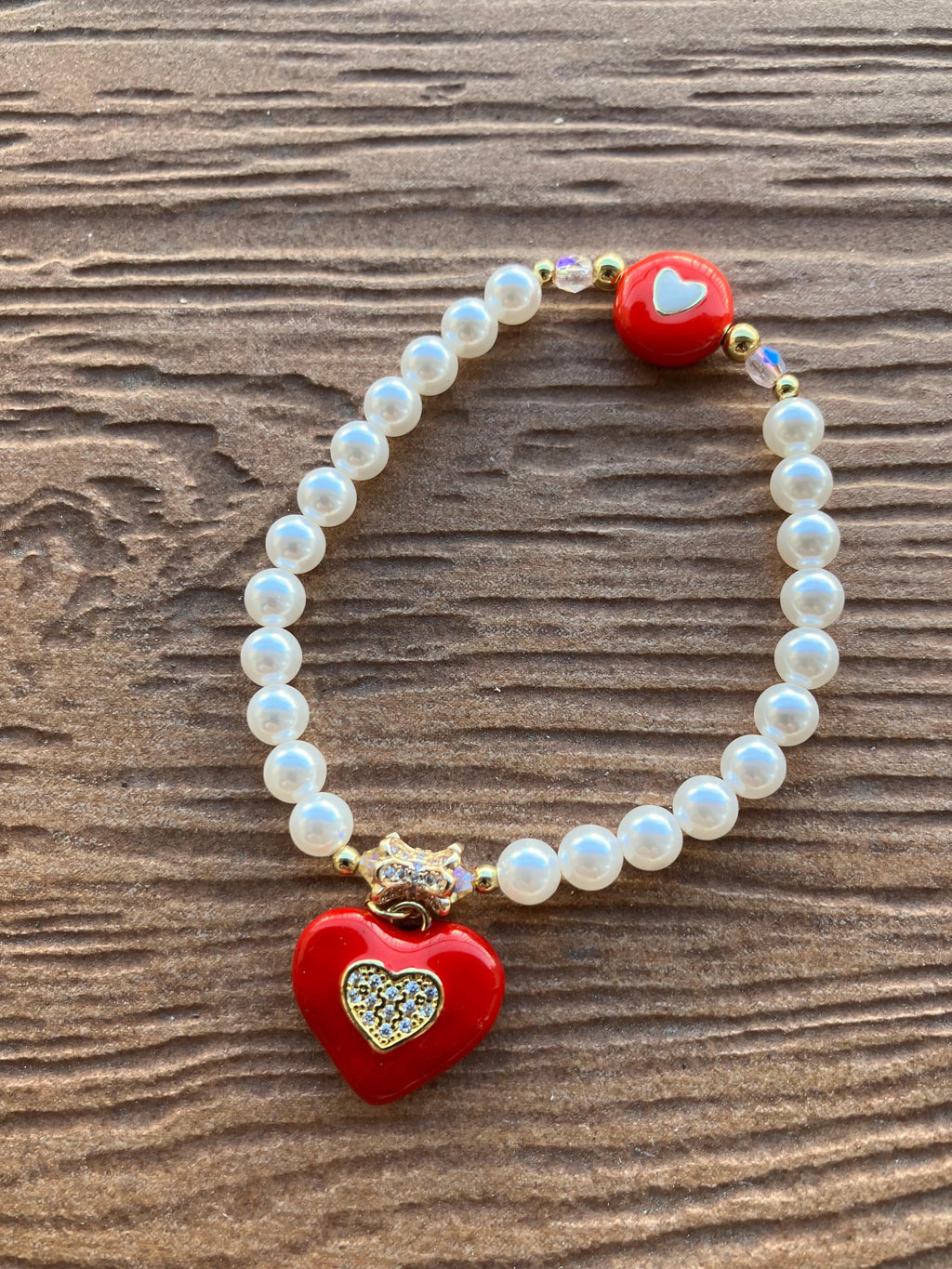 bracelet amour en perles de nacre Swarovski, aurifie et céramique émaillée