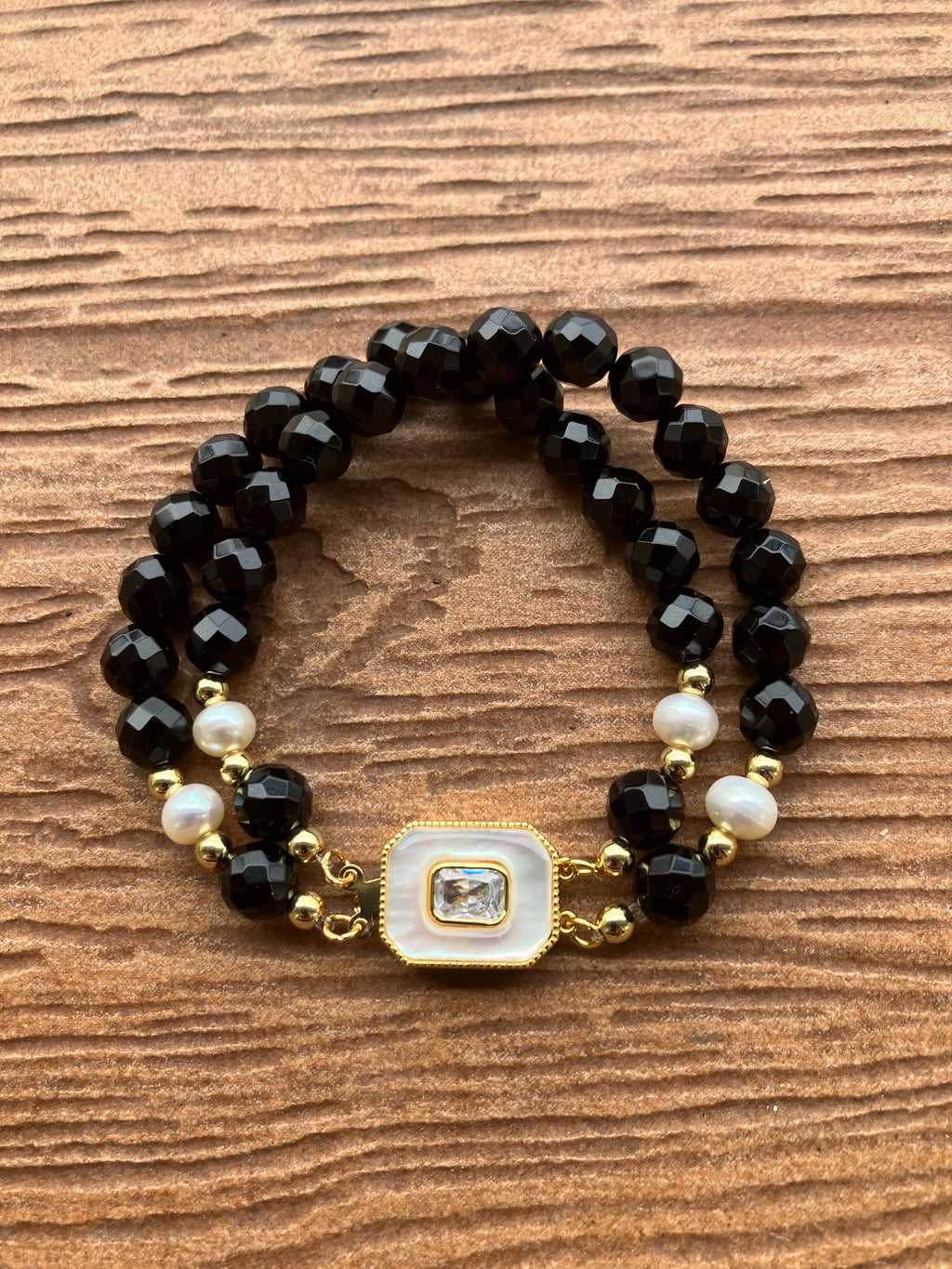 bracelet double rang semi précieuse onyx noir facette, plaqué or, nacre, cristal et perles de culture