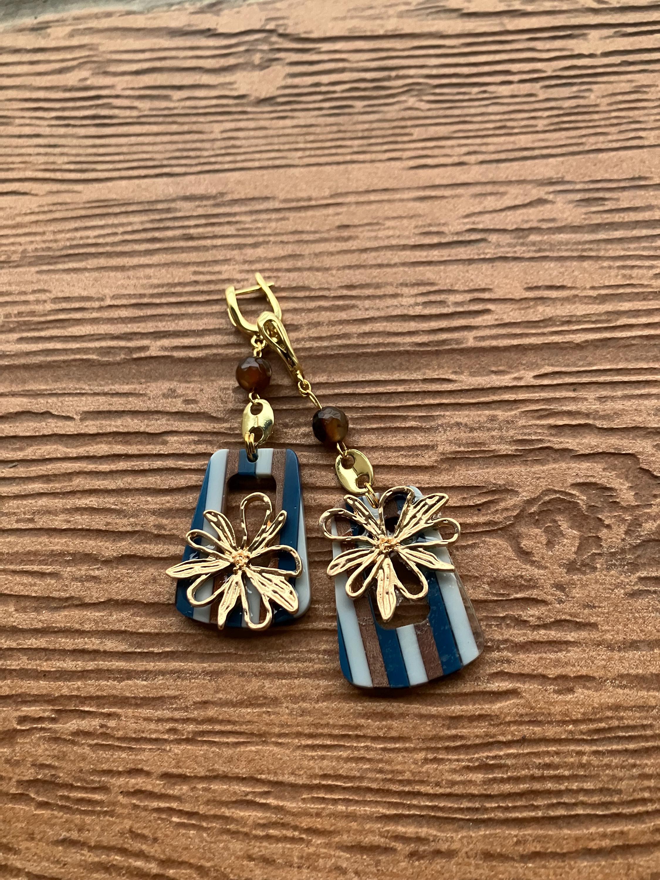 boucles pendantes artistiques en résine et bois, plaqué or, semi précieuse et zamac