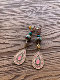 boucles bohème chic romantiques en verre de murano, émail et semi précieuse malachite et jade fushia