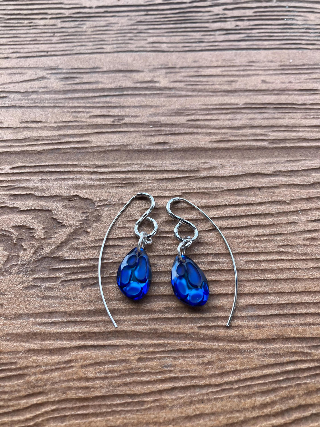 boucles modernes argent 925 et cristaux bleus radiolaires autrichiens
