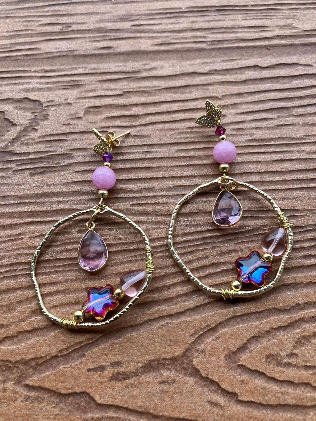 boucles artistiques papillons or et rose originales anneaux martelés