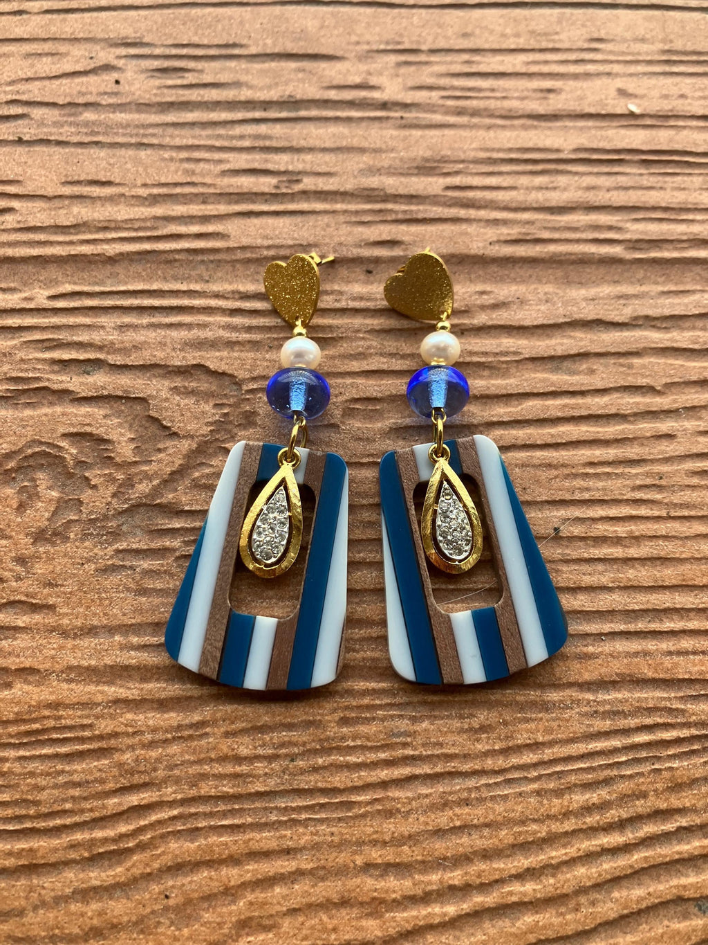 boucles bohème chic bi matière résine et bois bleu marron, perle de culture et verre filé