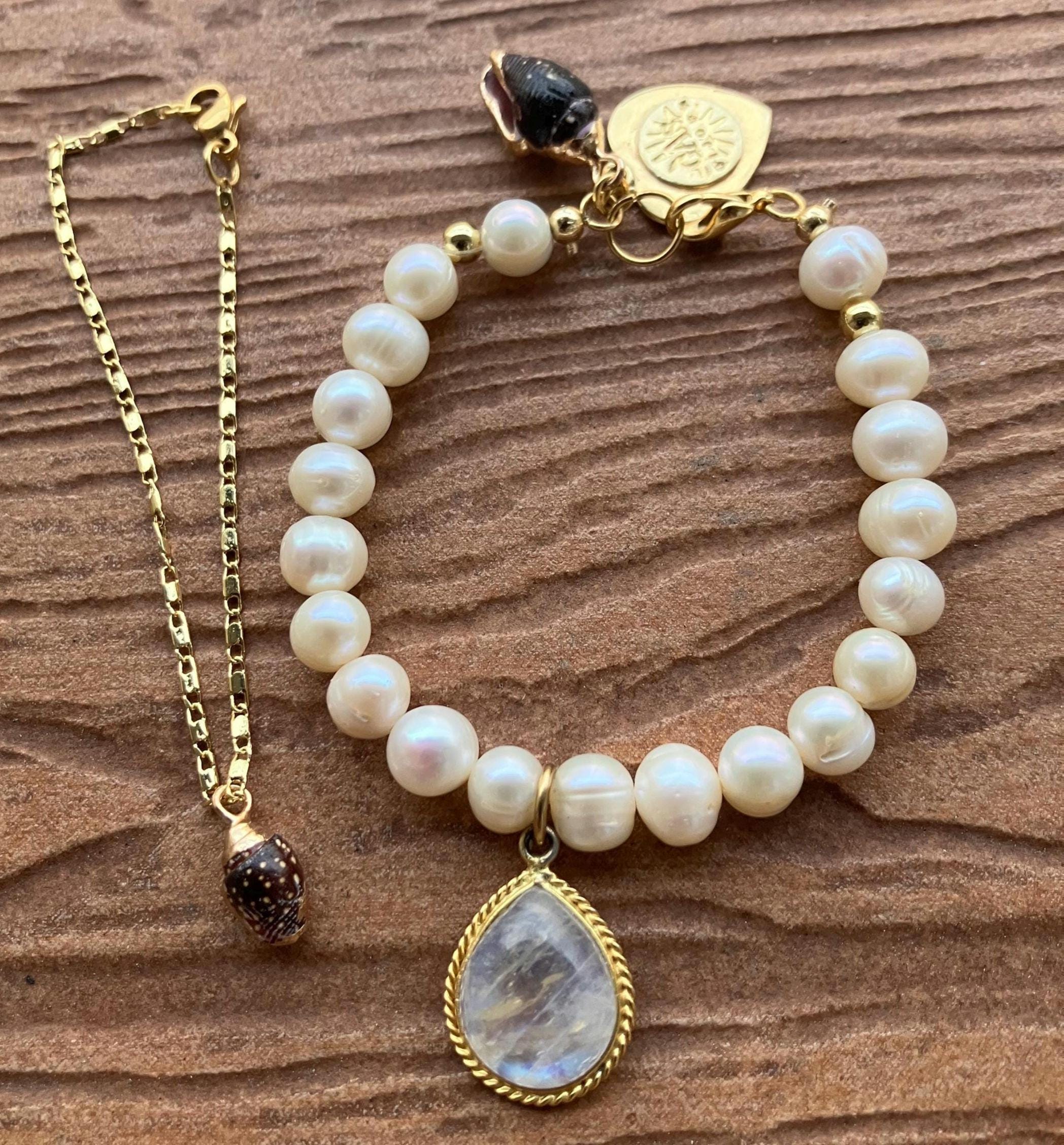 ensemble bracelets chic perles naturelles d eau douce, plaqué or, pierre de lune et coquillage