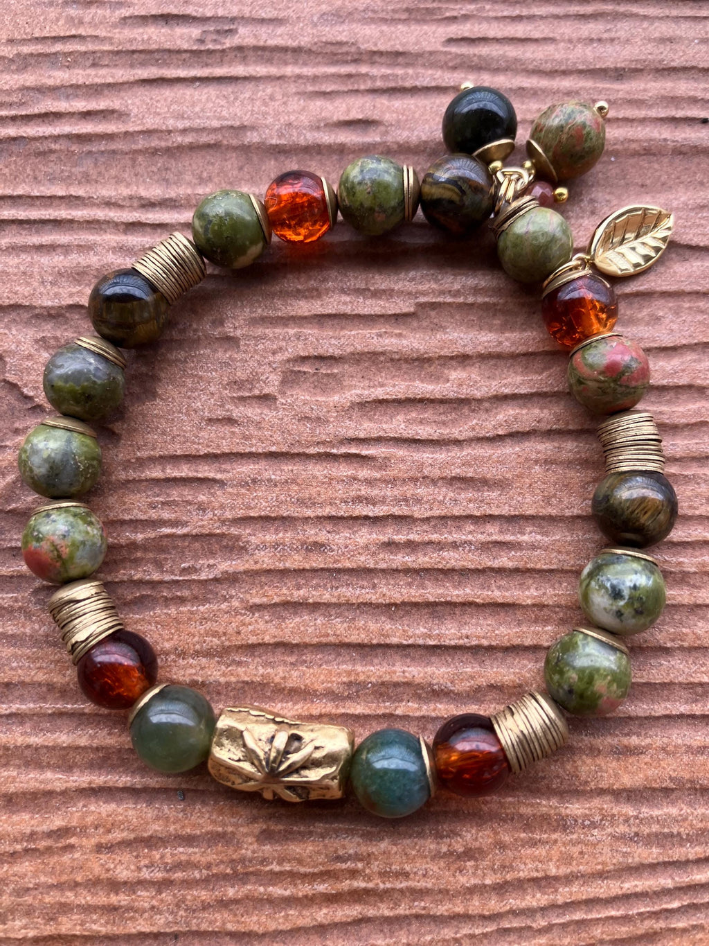 Bracelet ethnique chic semi précieuse unakite, œil de tigre, jade vert, étain massif et verre indien