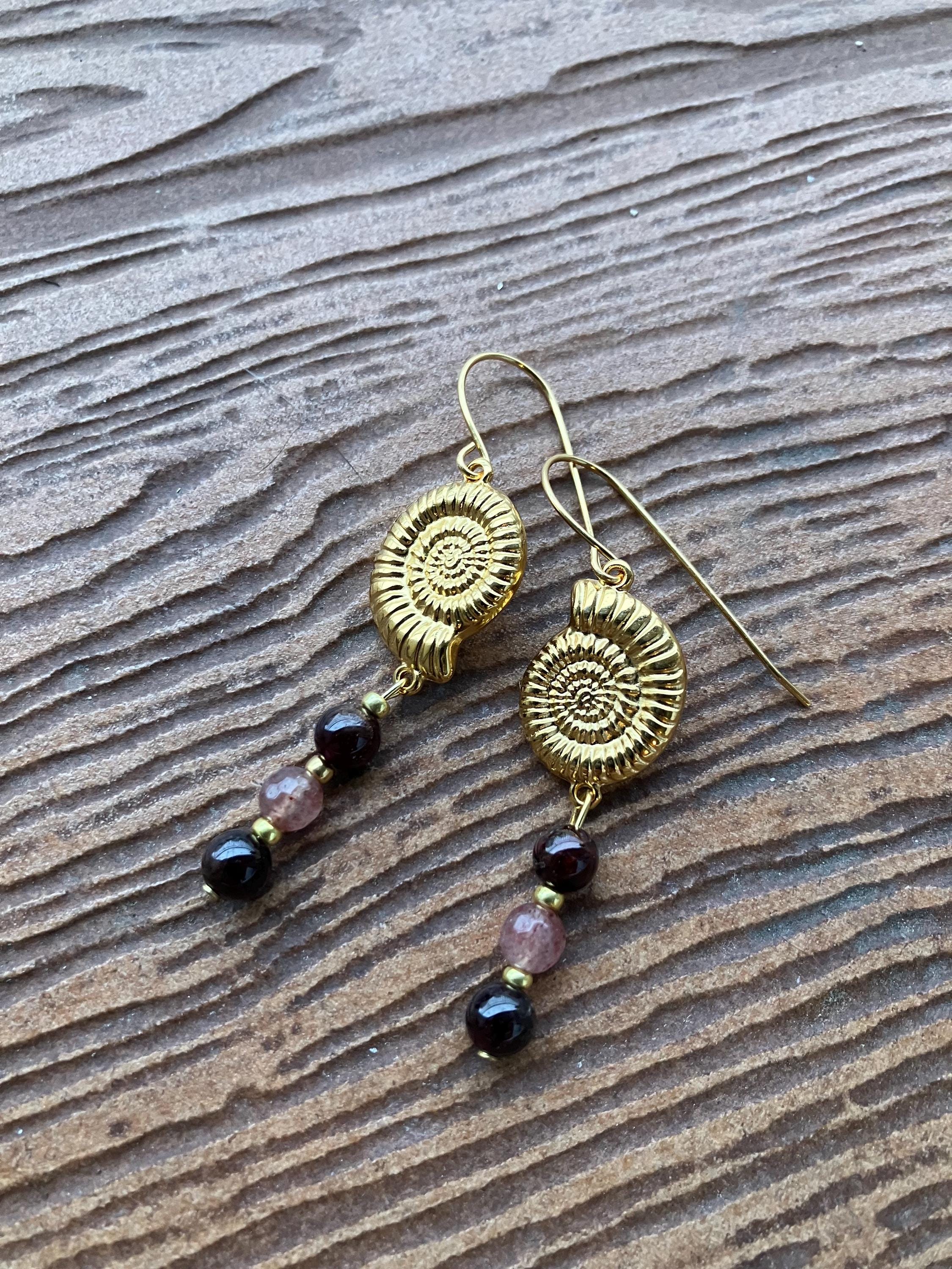 Boucles, boucles modernes,  laiton doré à l or fin 24k, semi précieuse, Grenat, Quartz fraise