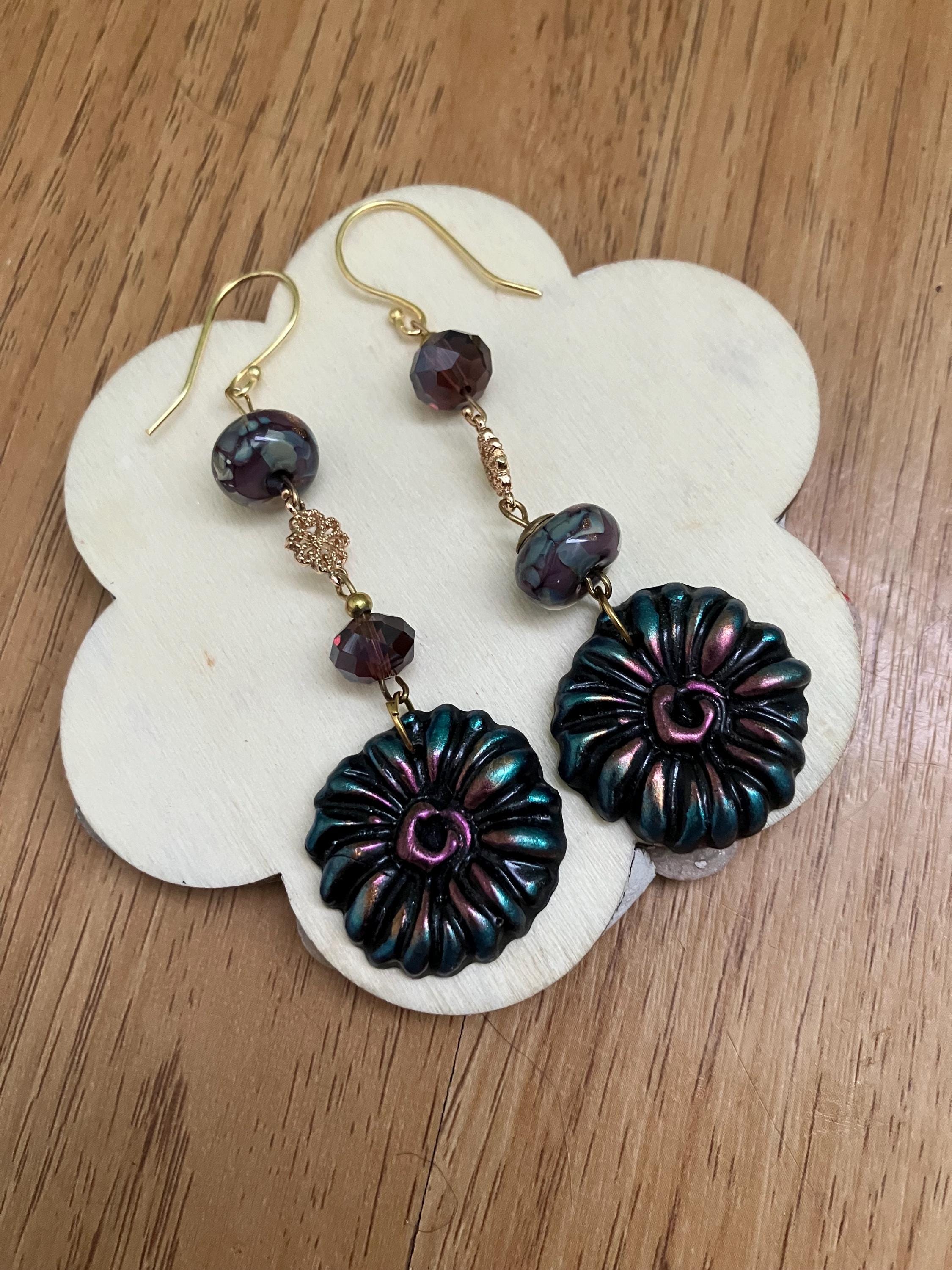 Boucles, longues boucles dépareillées en polymère, verre filé d art, plaqué or et verre tchèque