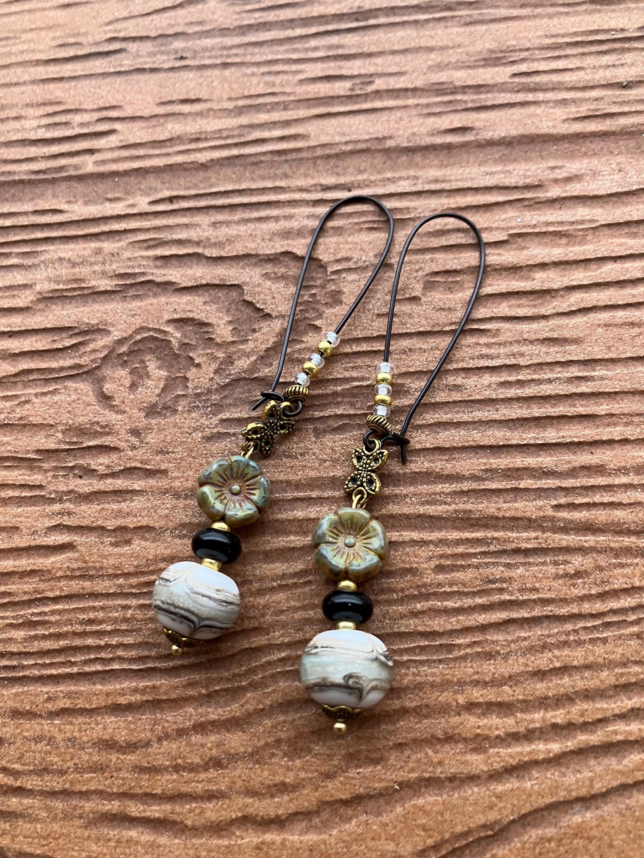 Boucles, longues boucles romantiques, verre filé d art, verre tchèque, cuivre oxydé