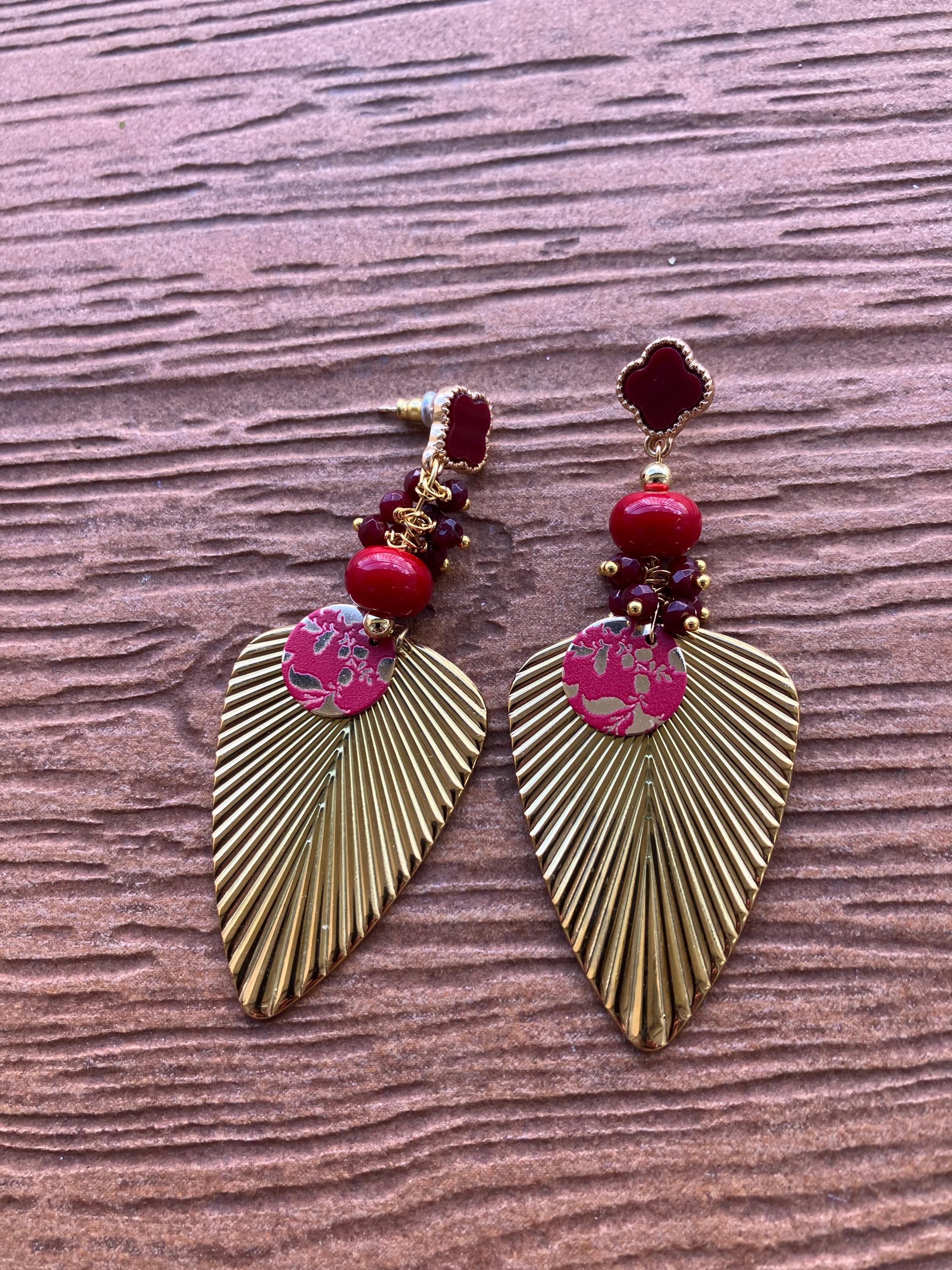 boucles dépareillées ethniques chic rouge et or