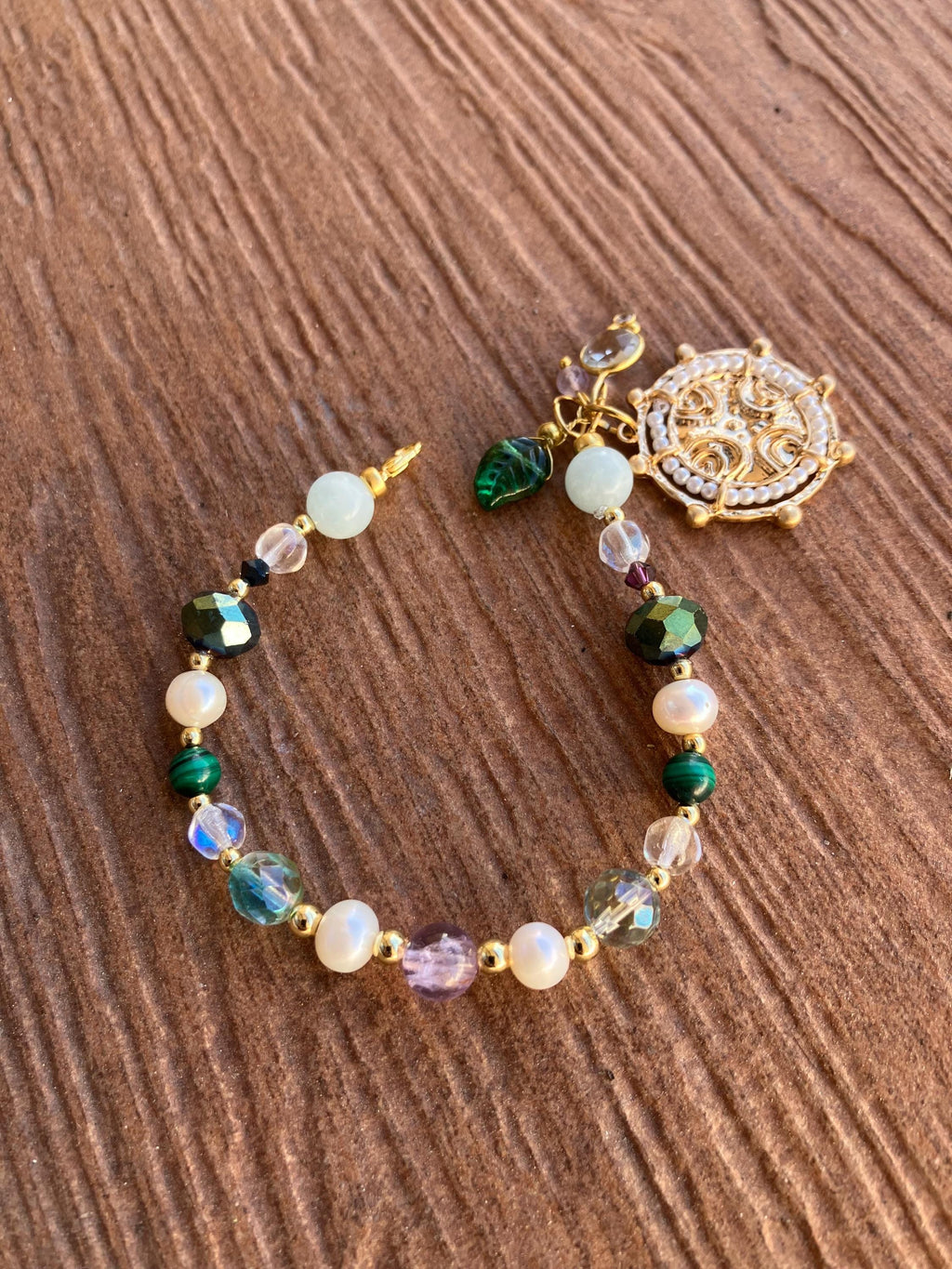 bracelet bohème chic en pierres semi précieuse Angelite, ametrine, malachite, perles naturelles d eau douce, cristal Swarovski, et quartz