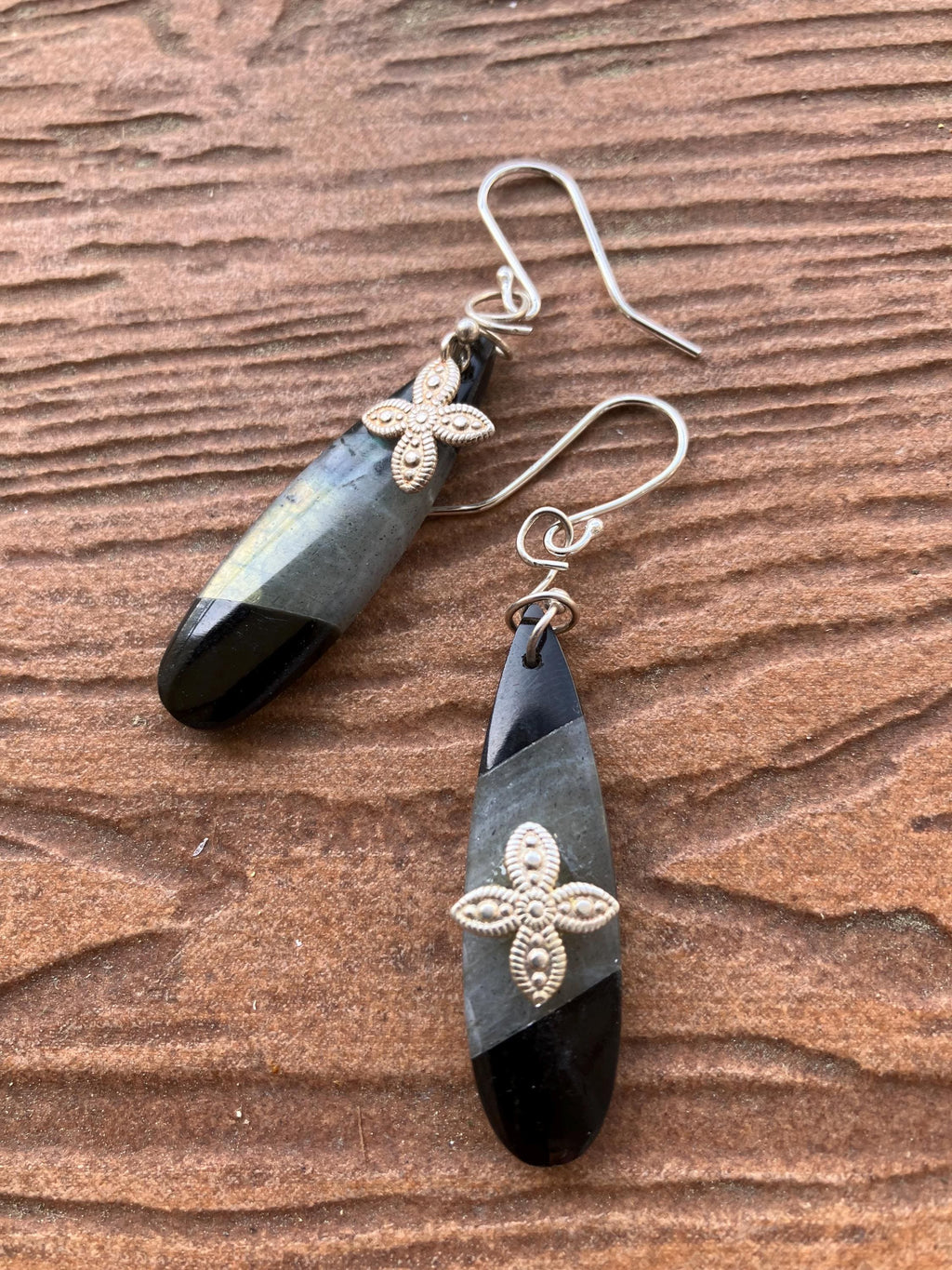 boucles, boucles gemme, semi precieuse, intarsia, goutte, labradorite, onyx