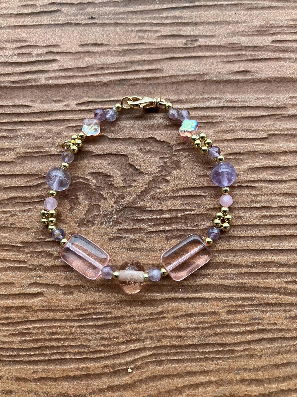 bracelet chic semi précieuse amétrine, cacoxenite, quartz rose, plaqué or, verre filé d art et verre tchèque