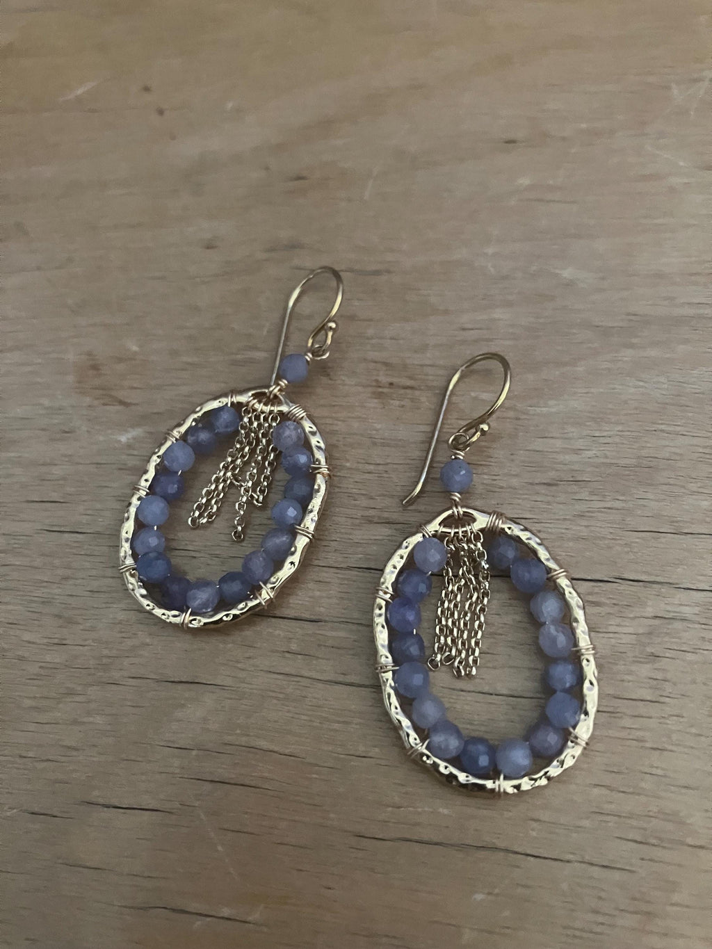 Boucles, boucles semi précieuse, plaqué or, amétrine, boucles chic, boucles gemme, boucles violette, boucles or